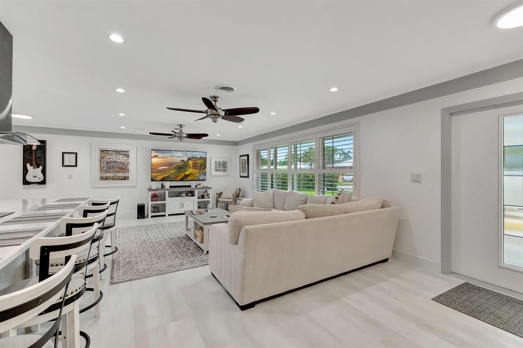 4450 NE 23RD, Lighthouse Point FL 33064