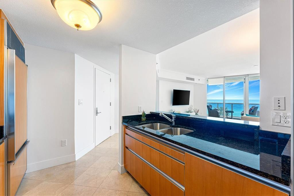 17201 COLLINS #805, Sunny Isles Beach FL 33160