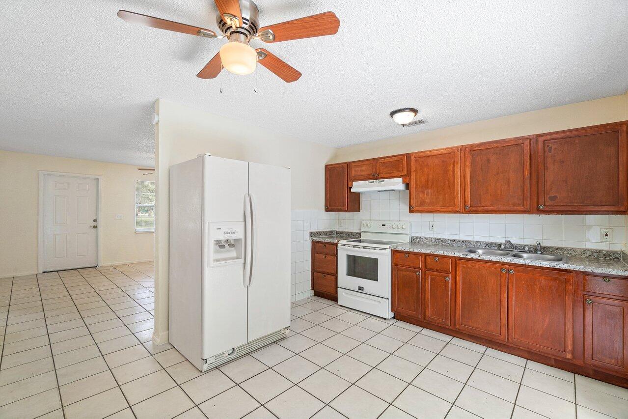 4861 Gulfstream, Lake Worth FL 33460