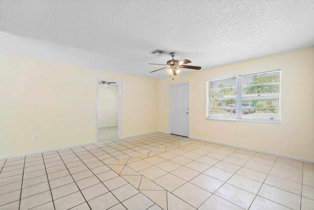 4861 Gulfstream, Lake Worth FL 33460