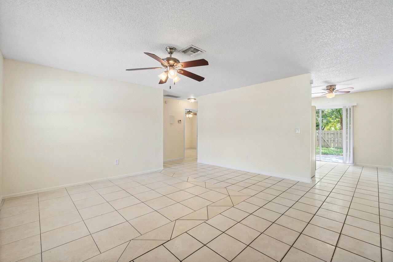 4861 Gulfstream, Lake Worth FL 33460