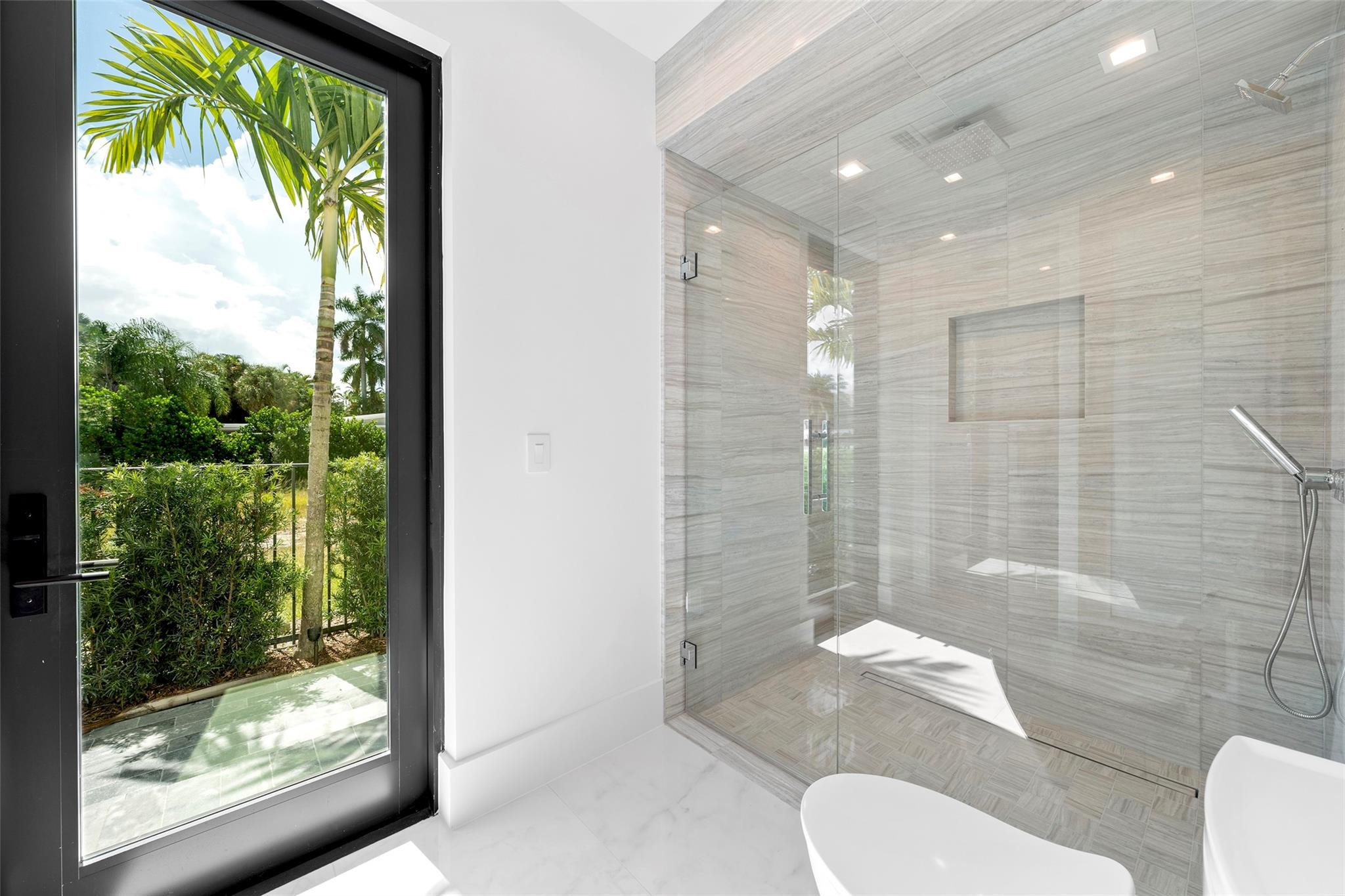 24 FIESTA, Fort Lauderdale FL 33301