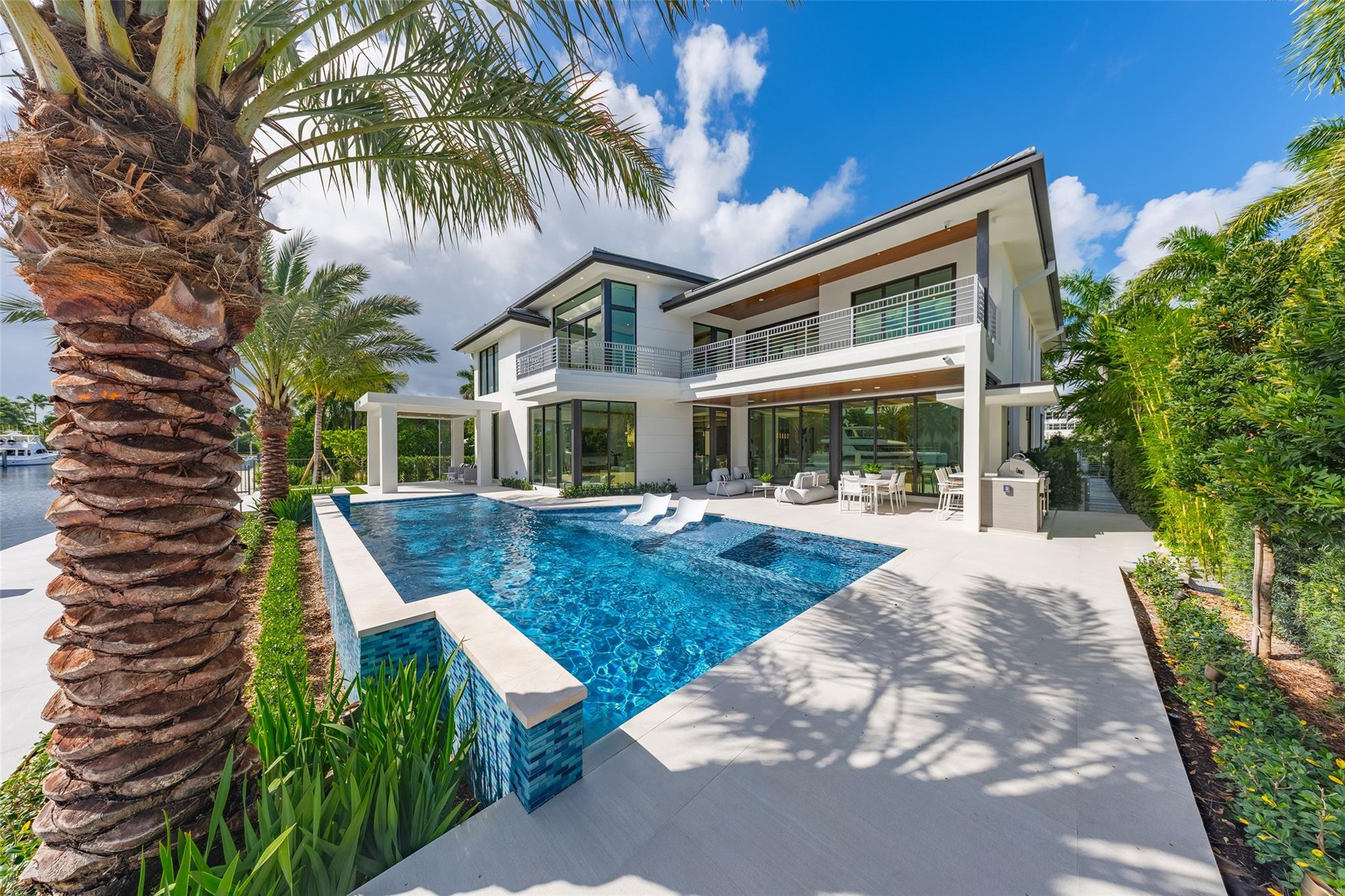 24 FIESTA, Fort Lauderdale FL 33301