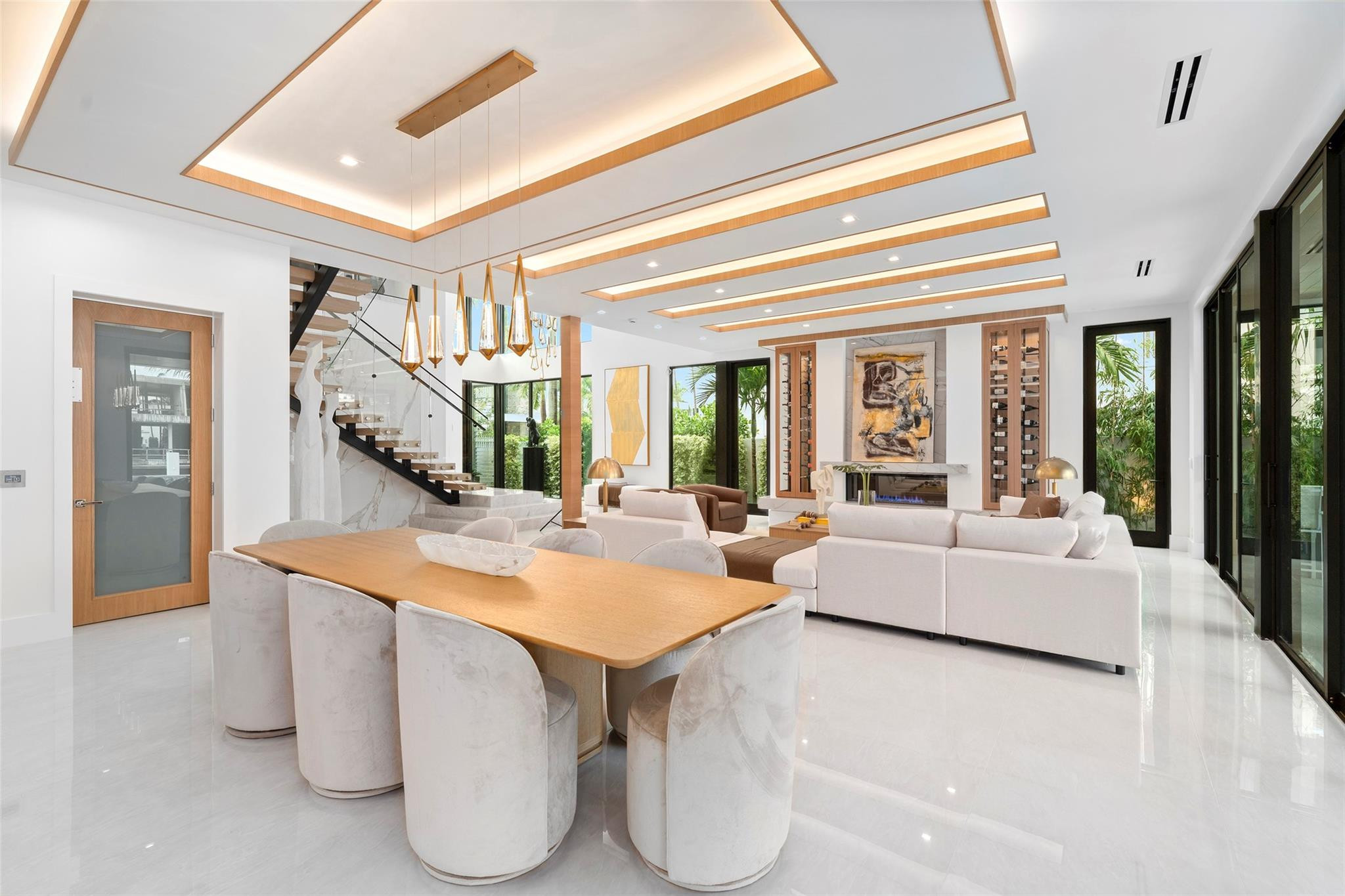24 FIESTA, Fort Lauderdale FL 33301