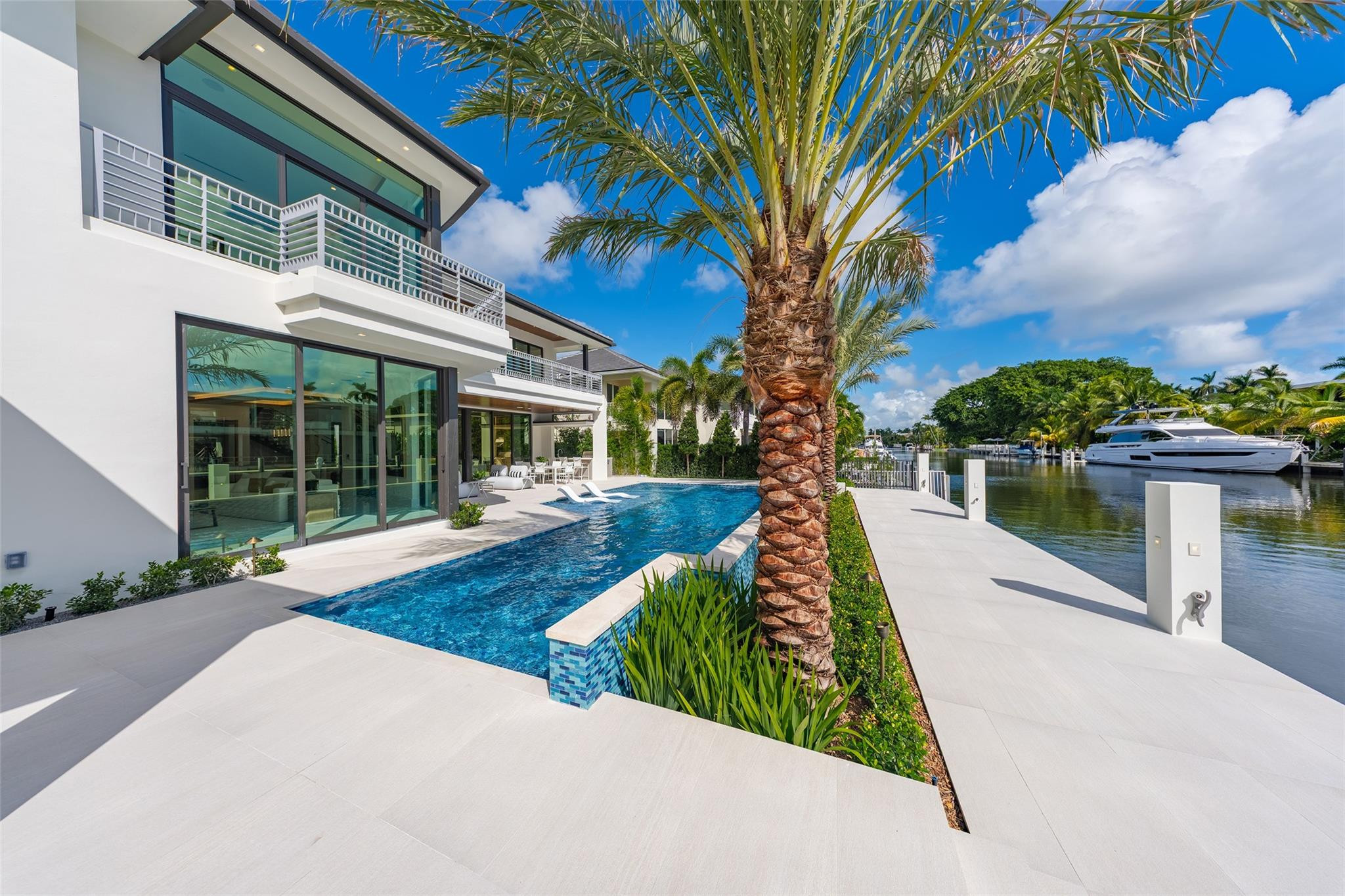 24 FIESTA, Fort Lauderdale FL 33301