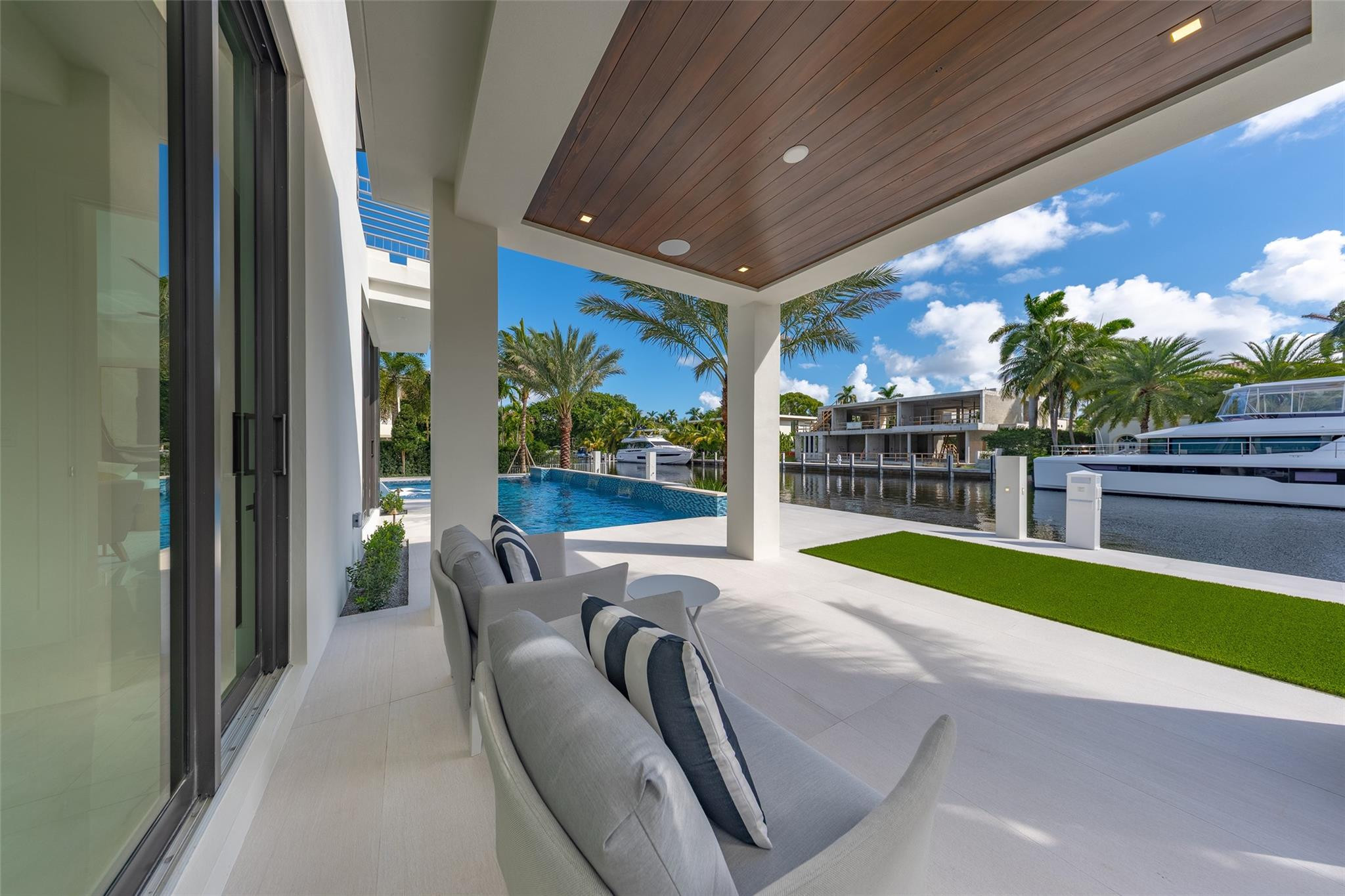 24 FIESTA, Fort Lauderdale FL 33301