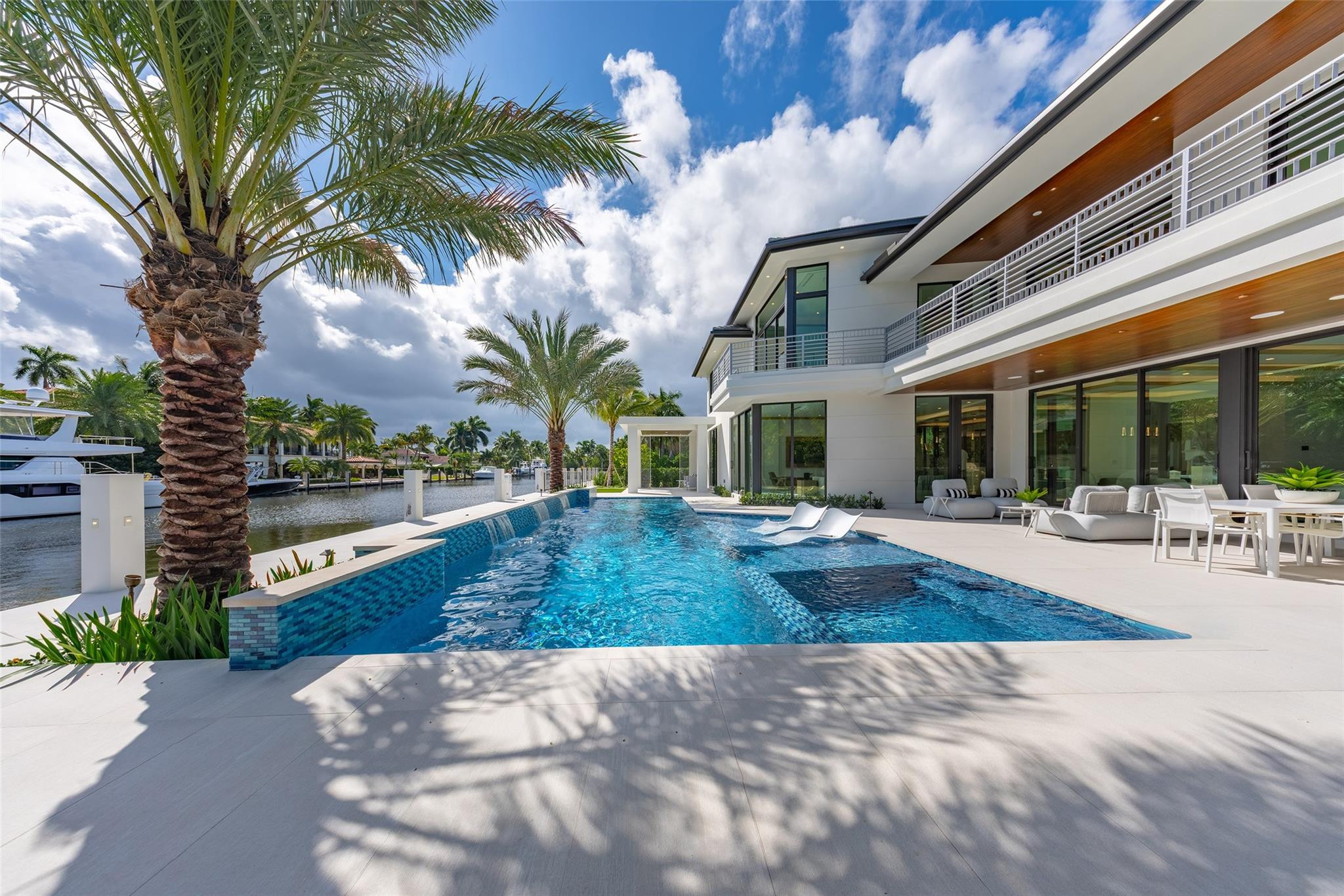 24 FIESTA, Fort Lauderdale FL 33301