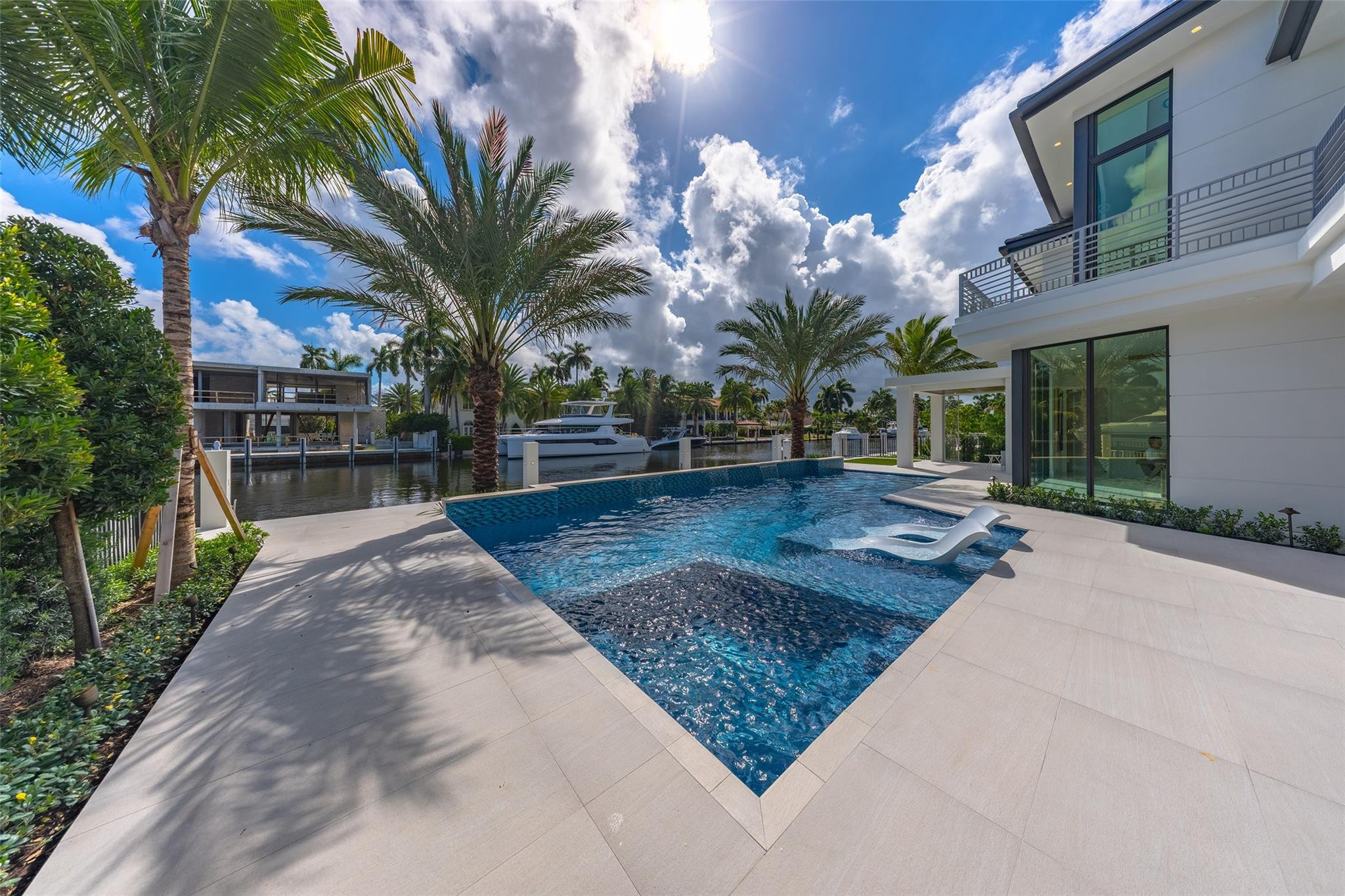 24 FIESTA, Fort Lauderdale FL 33301