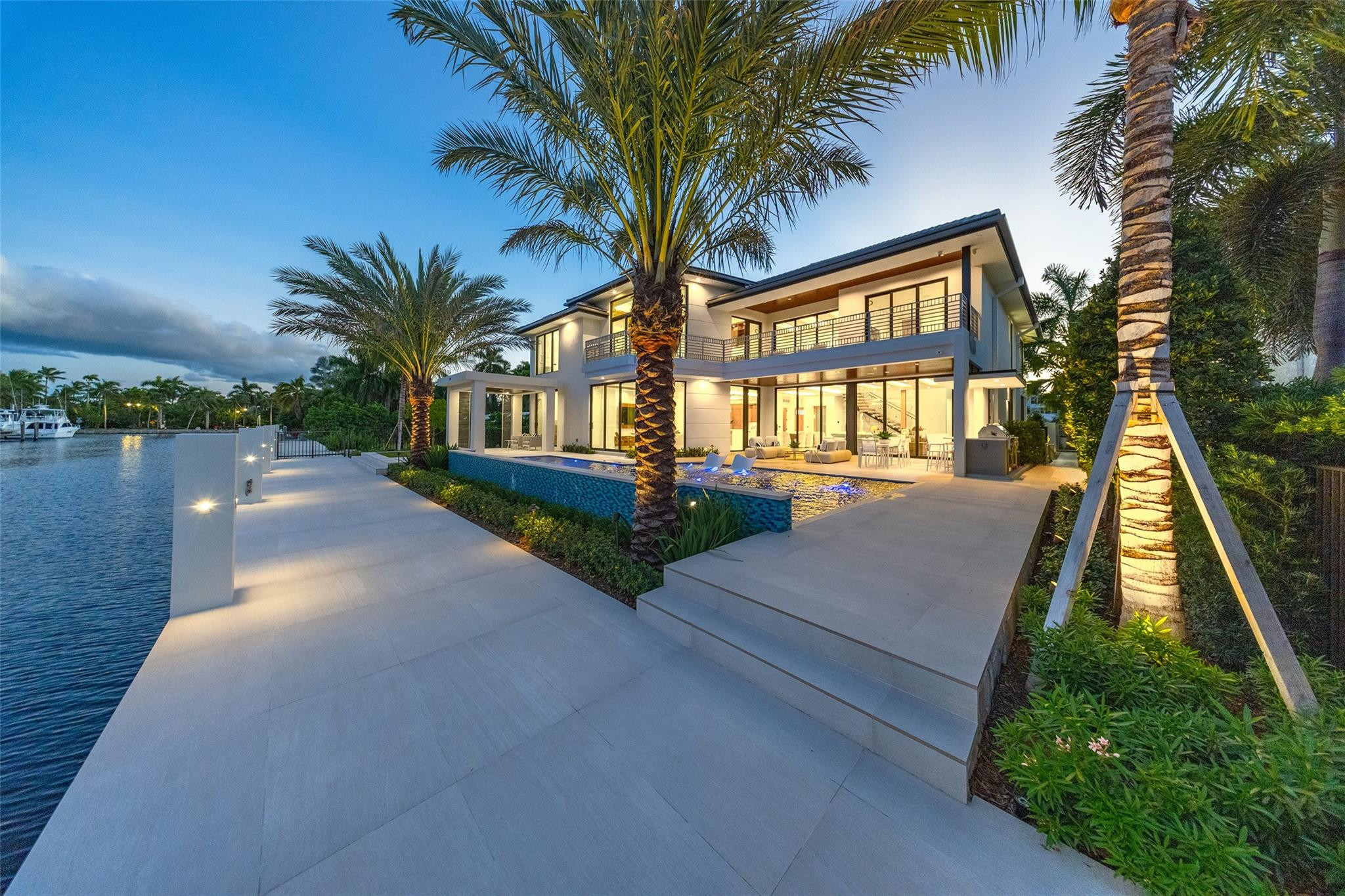 24 FIESTA, Fort Lauderdale FL 33301