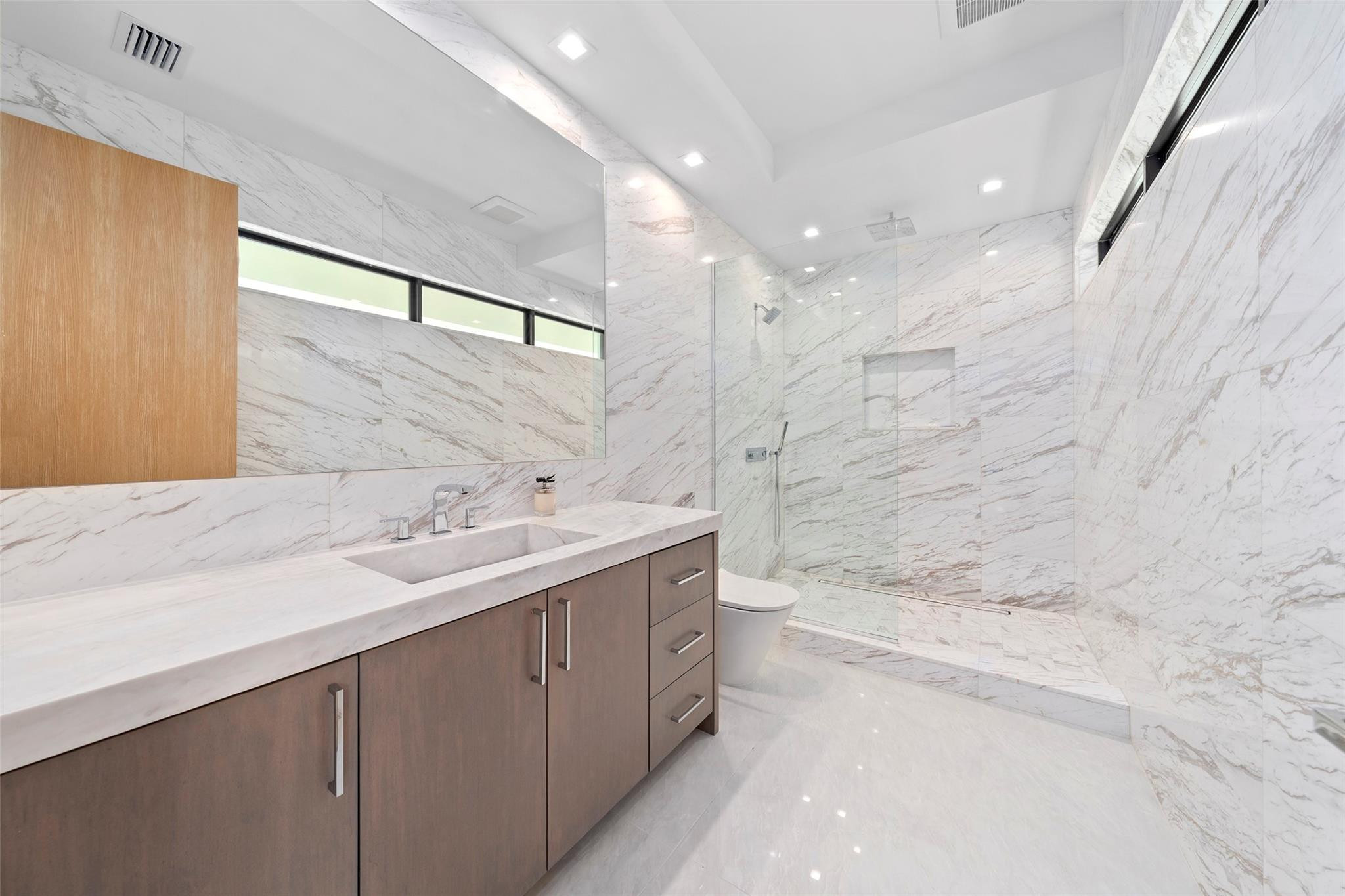 24 FIESTA, Fort Lauderdale FL 33301