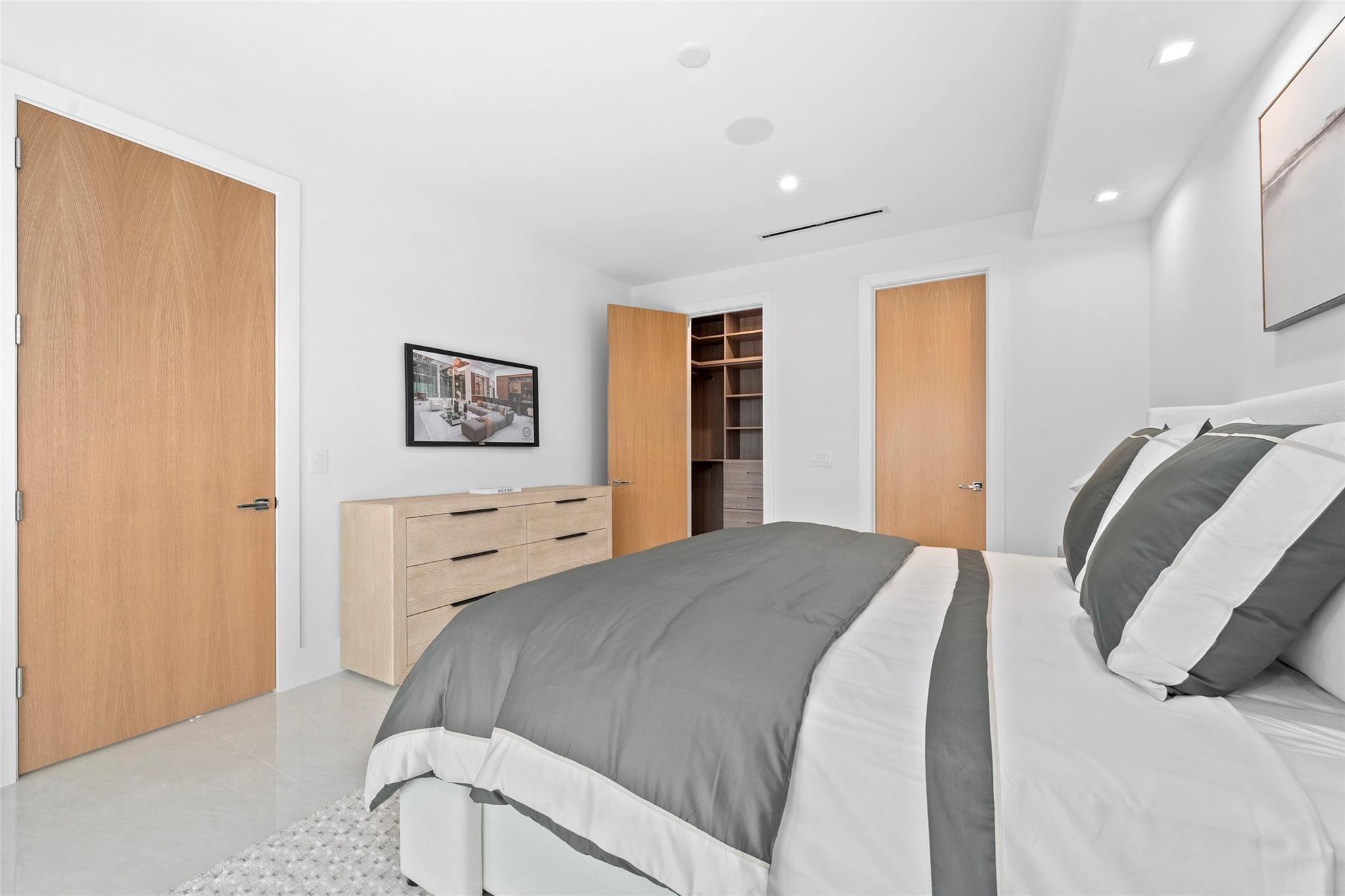 24 FIESTA, Fort Lauderdale FL 33301