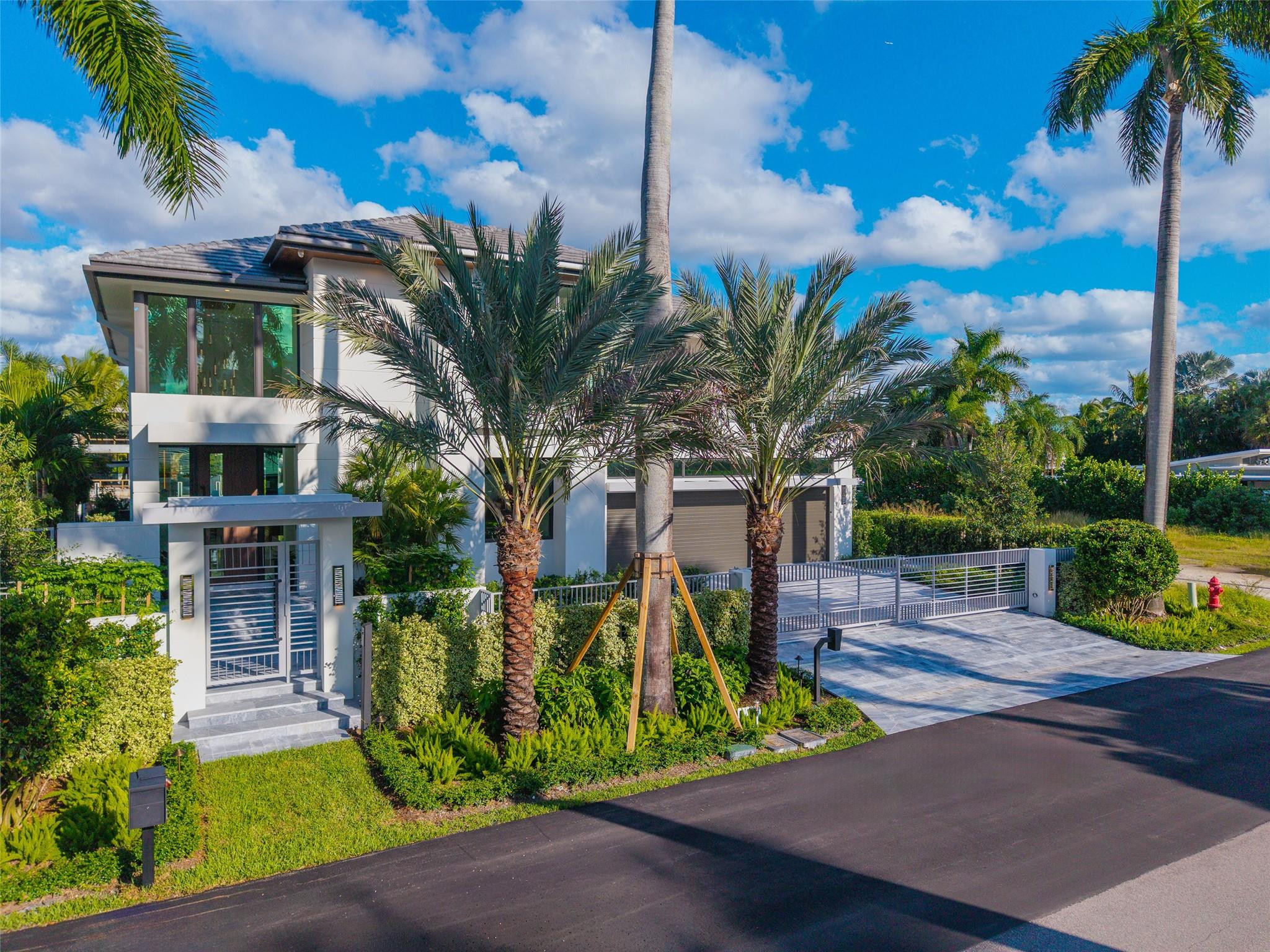 24 FIESTA, Fort Lauderdale FL 33301