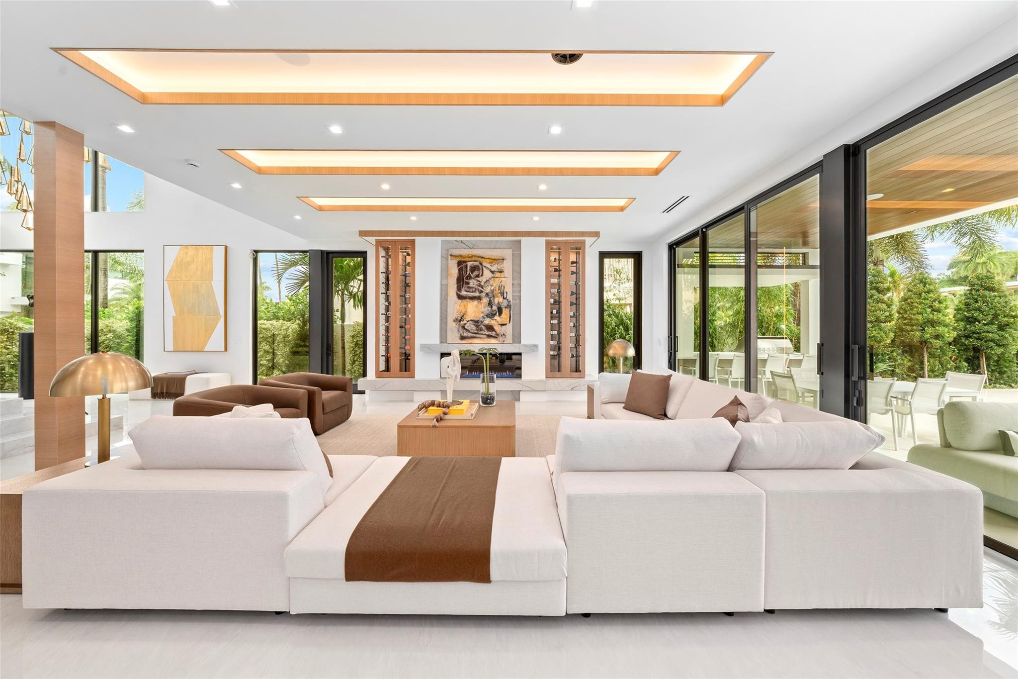 24 FIESTA, Fort Lauderdale FL 33301