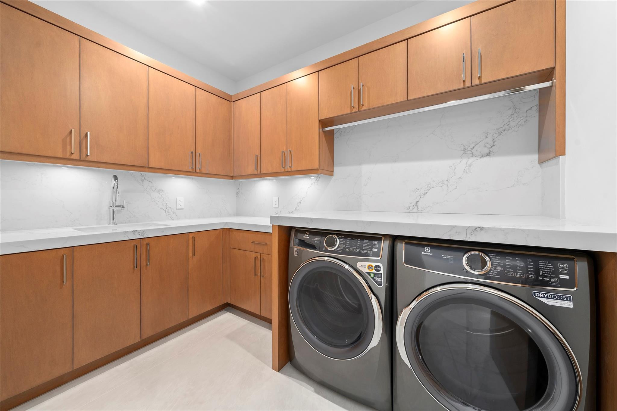 24 FIESTA, Fort Lauderdale FL 33301
