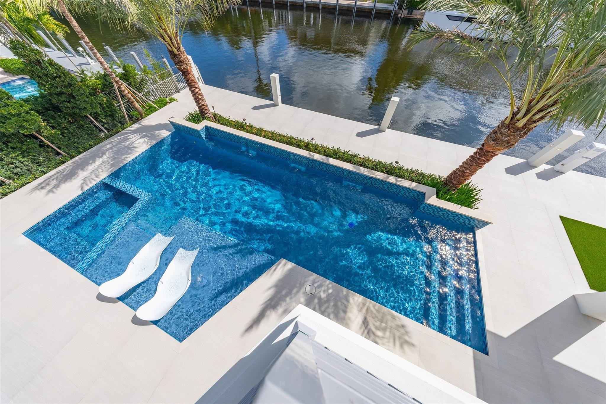 24 FIESTA, Fort Lauderdale FL 33301