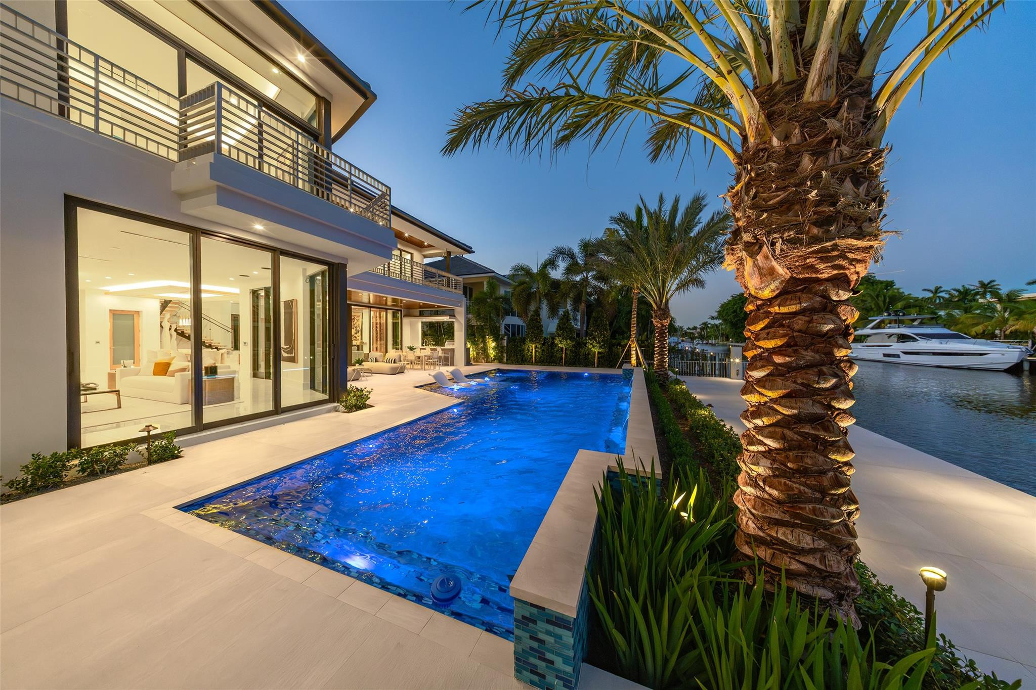 24 FIESTA, Fort Lauderdale FL 33301