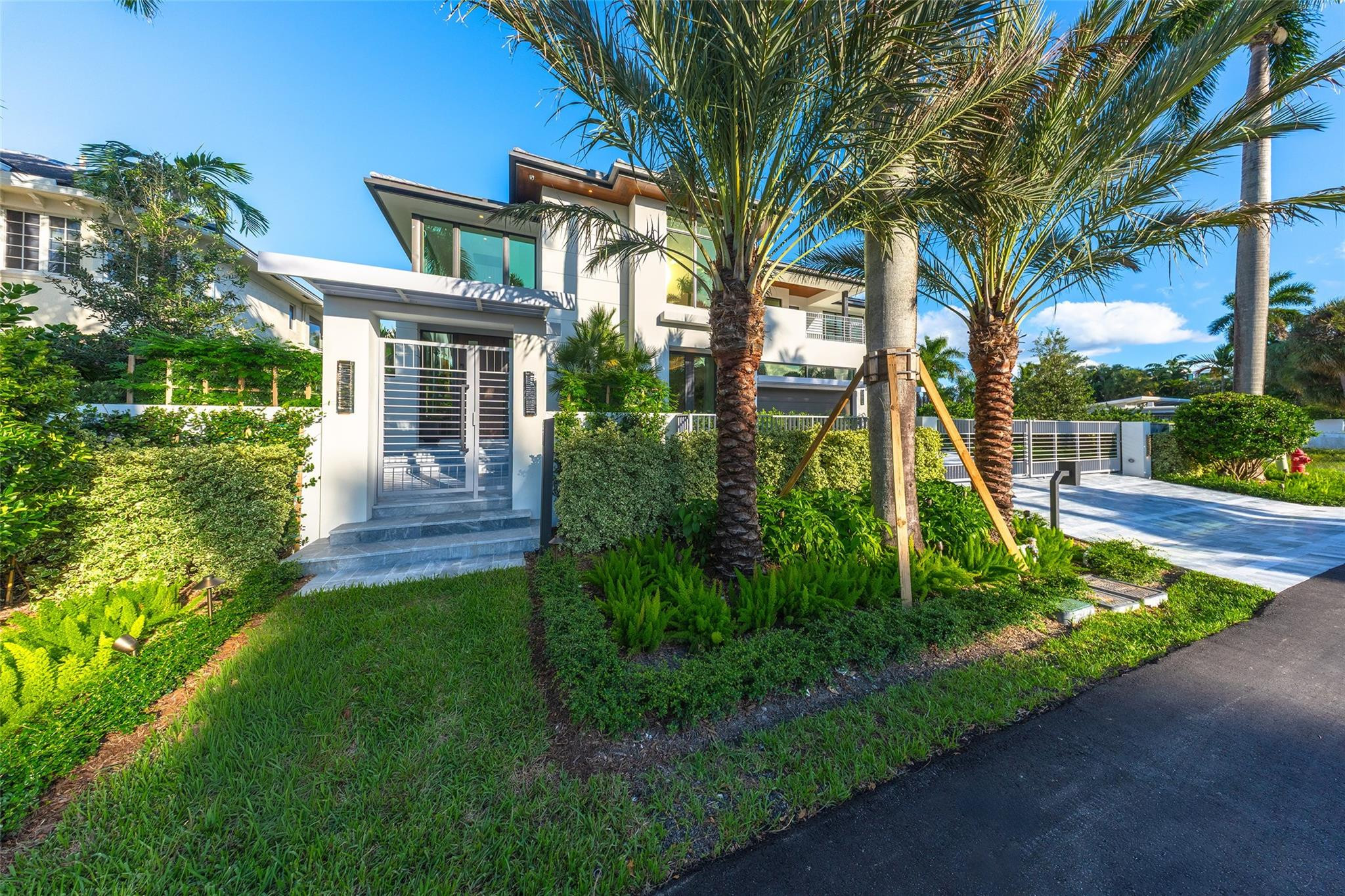 24 FIESTA, Fort Lauderdale FL 33301