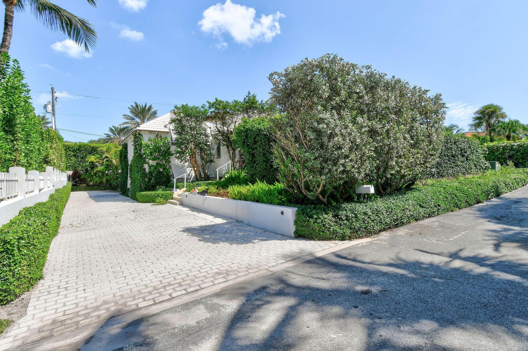 117 VIA VIZCAYA, Palm Beach FL 33480