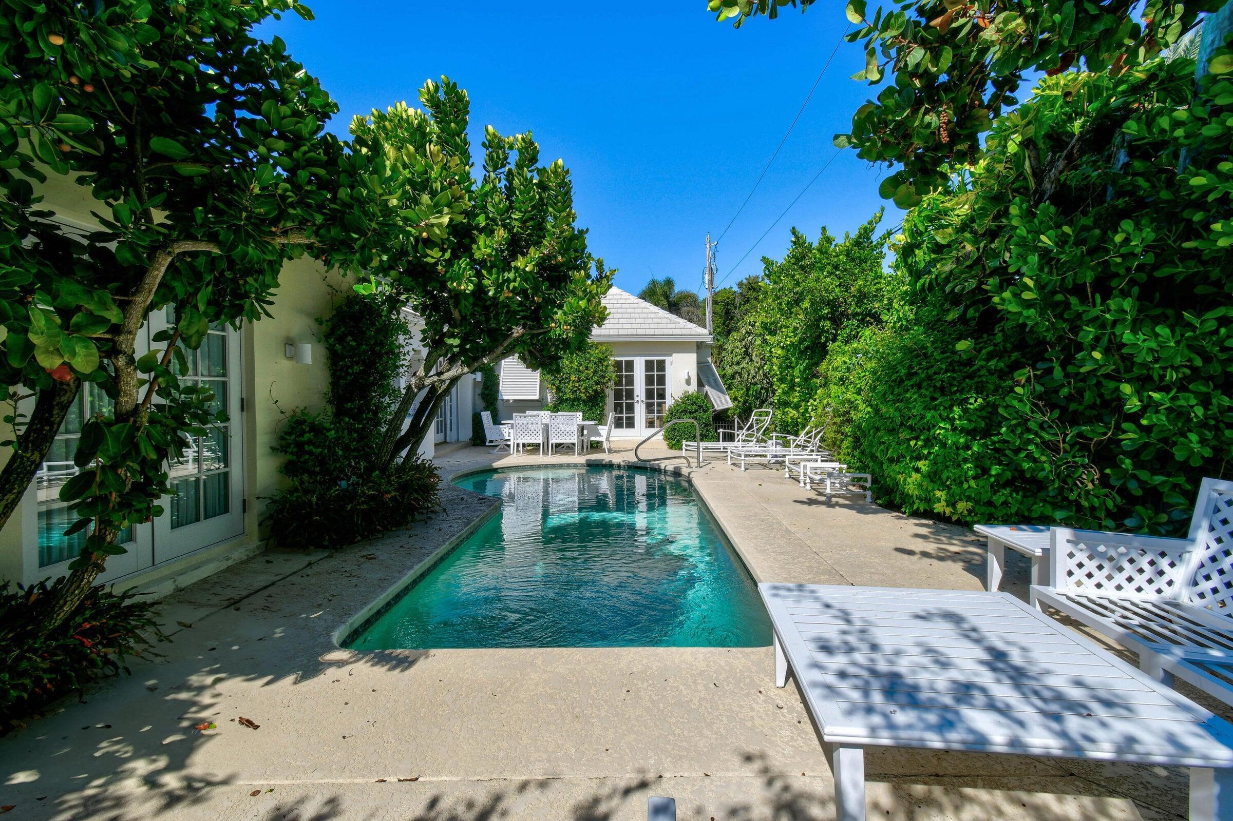 117 VIA VIZCAYA, Palm Beach FL 33480