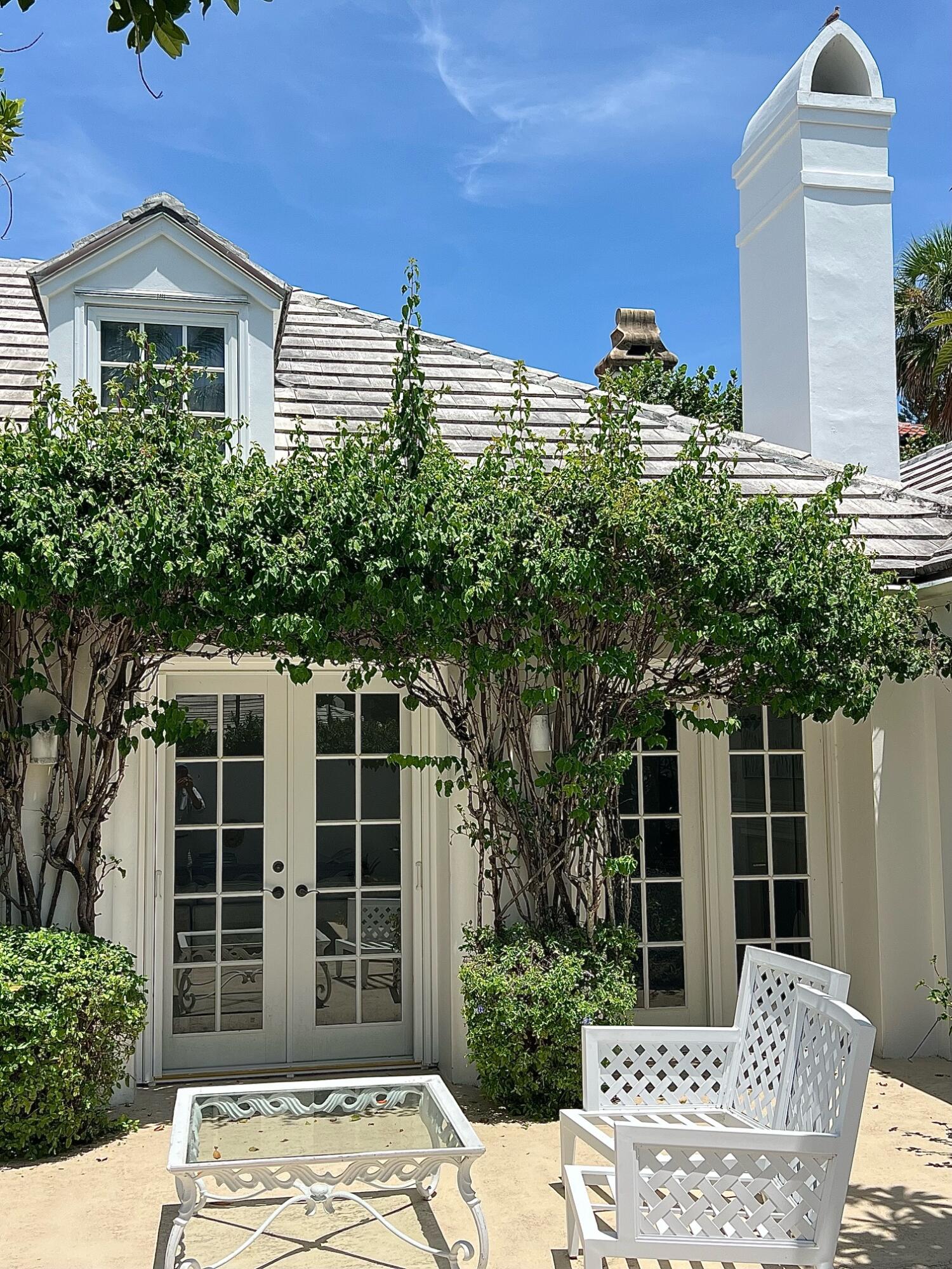 117 VIA VIZCAYA, Palm Beach FL 33480