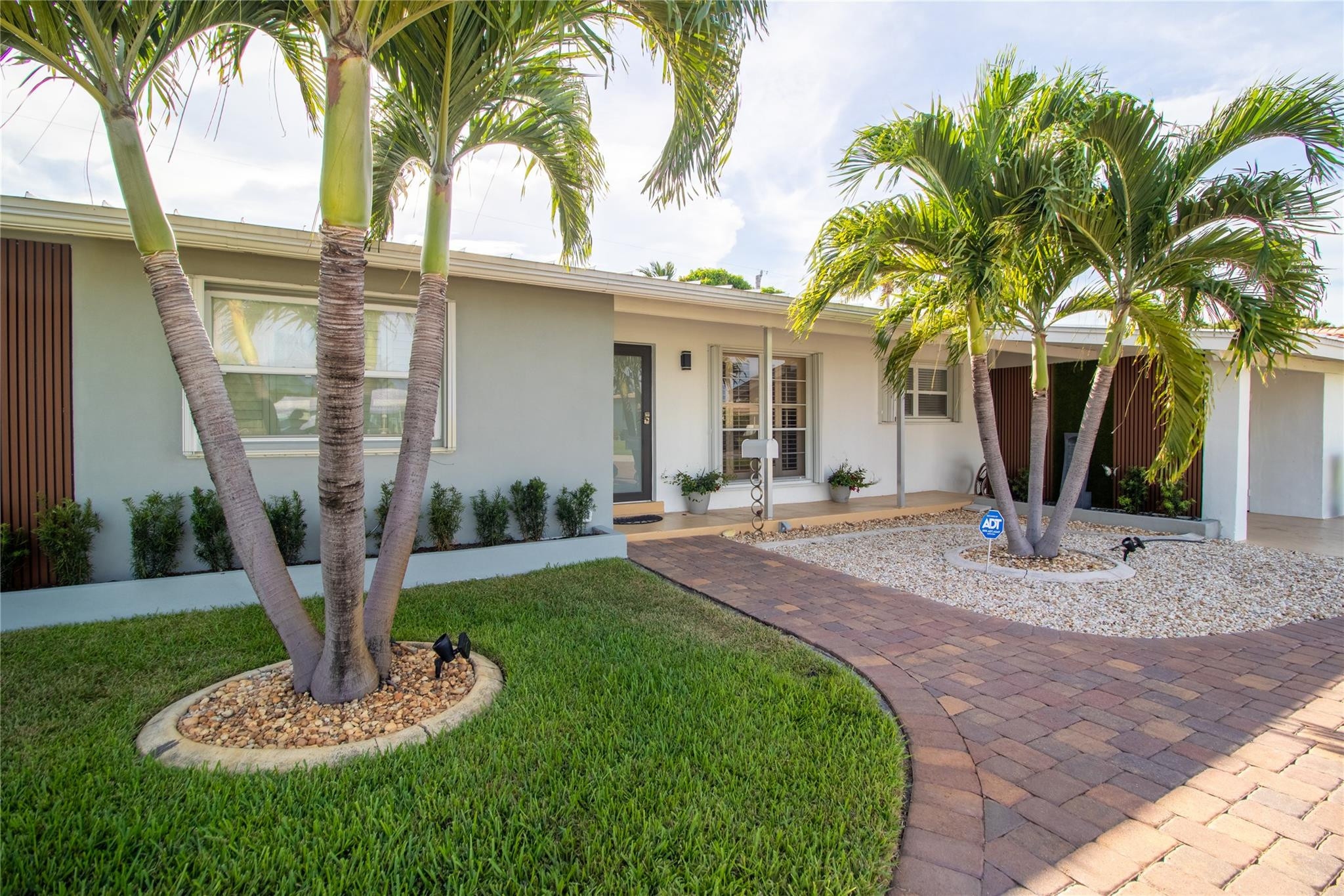 925 SE 14th, Deerfield Beach FL 33441