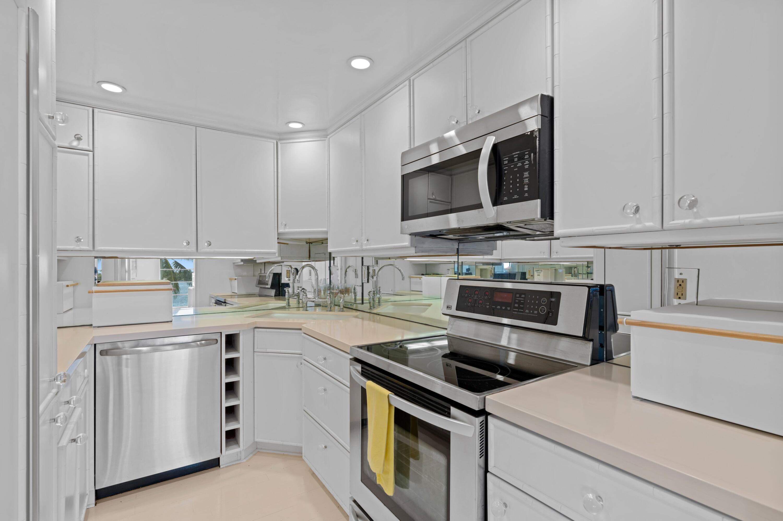 2800 N FLAGLER #404, West Palm Beach FL 33407