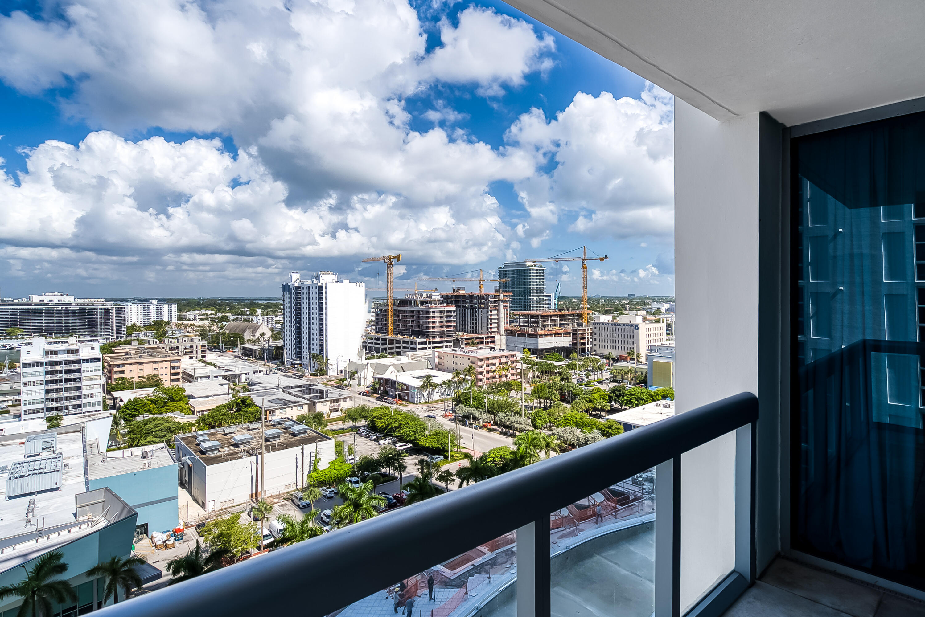 6899 Collins #1409, Miami Beach FL 33141