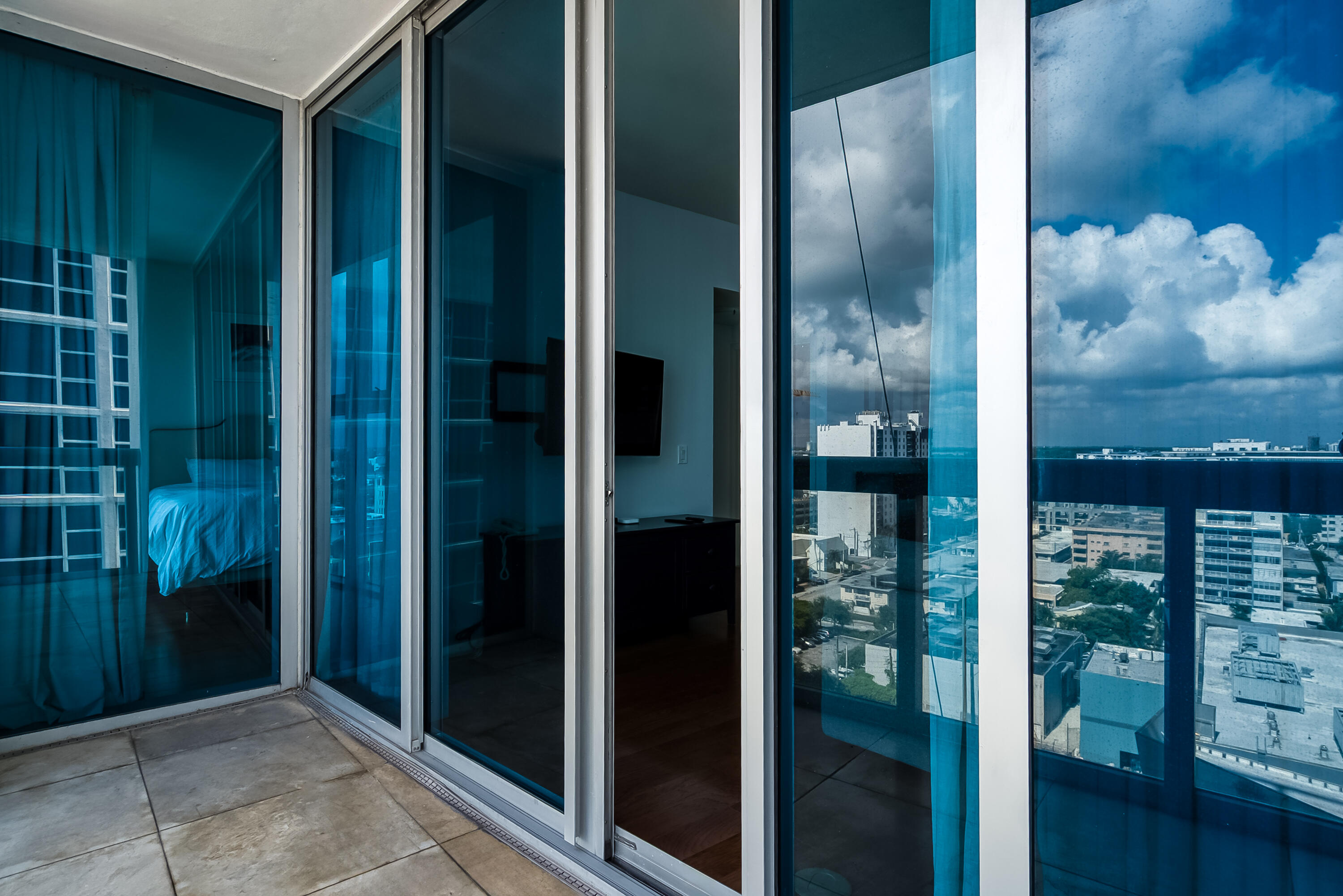 6899 Collins #1409, Miami Beach FL 33141