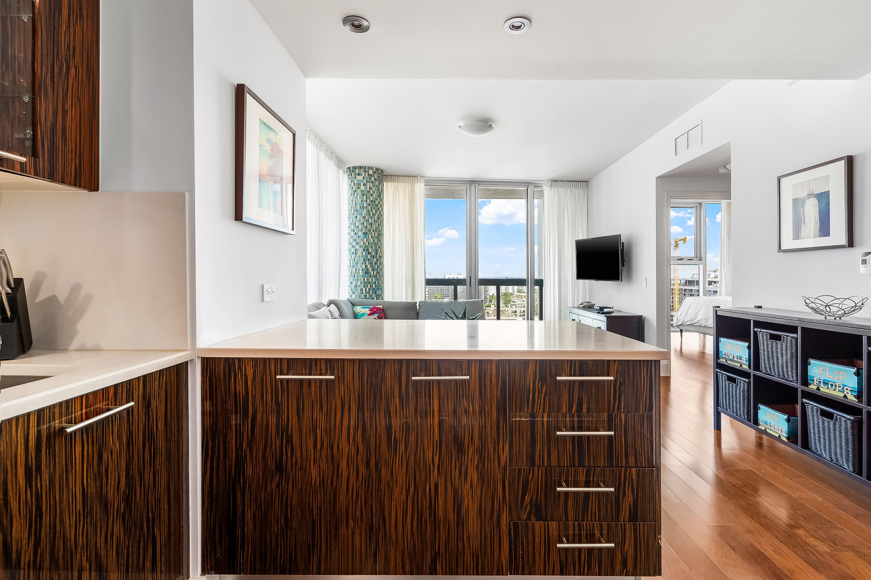 6899 Collins #1409, Miami Beach FL 33141