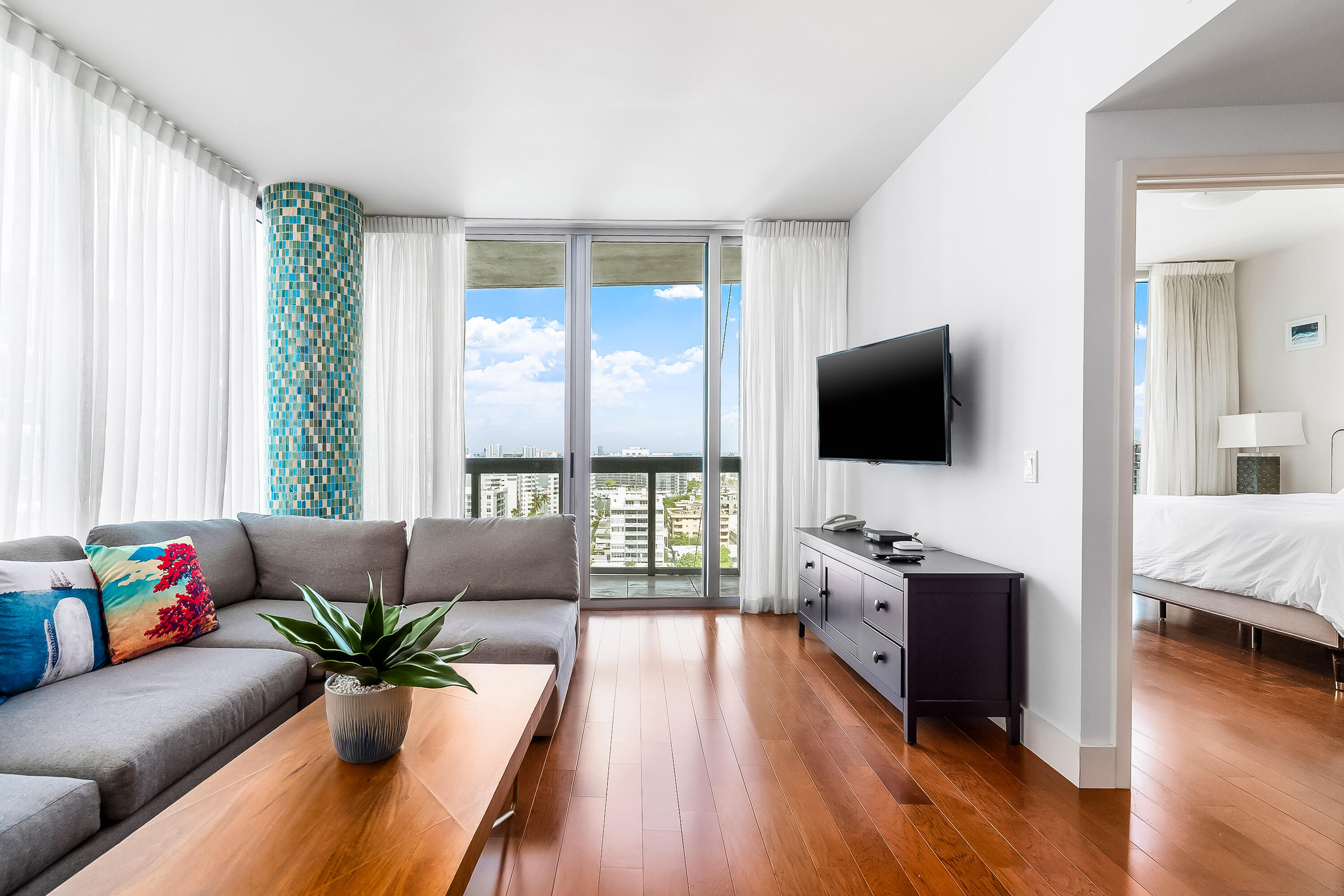 6899 Collins #1409, Miami Beach FL 33141
