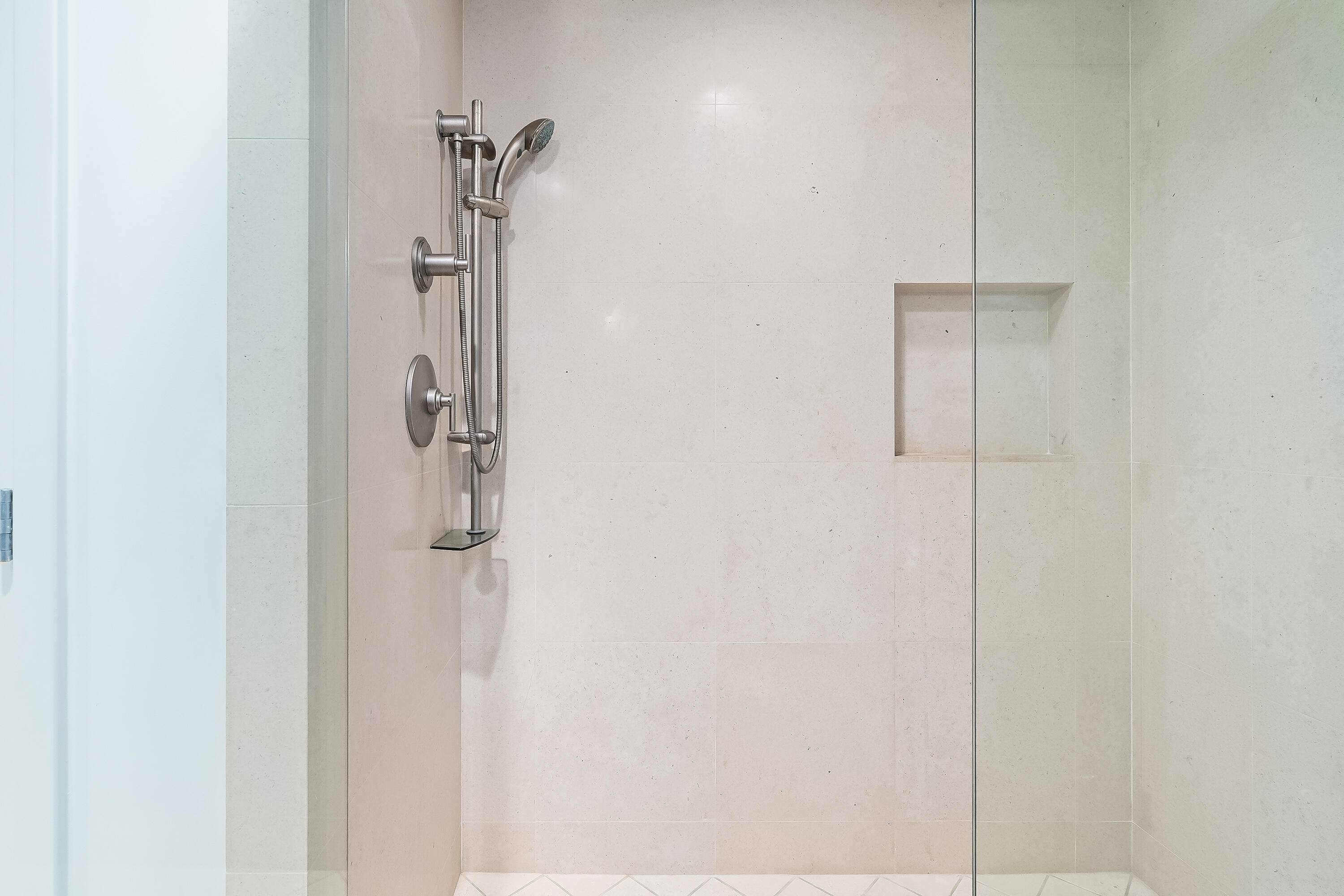 6899 Collins #1409, Miami Beach FL 33141