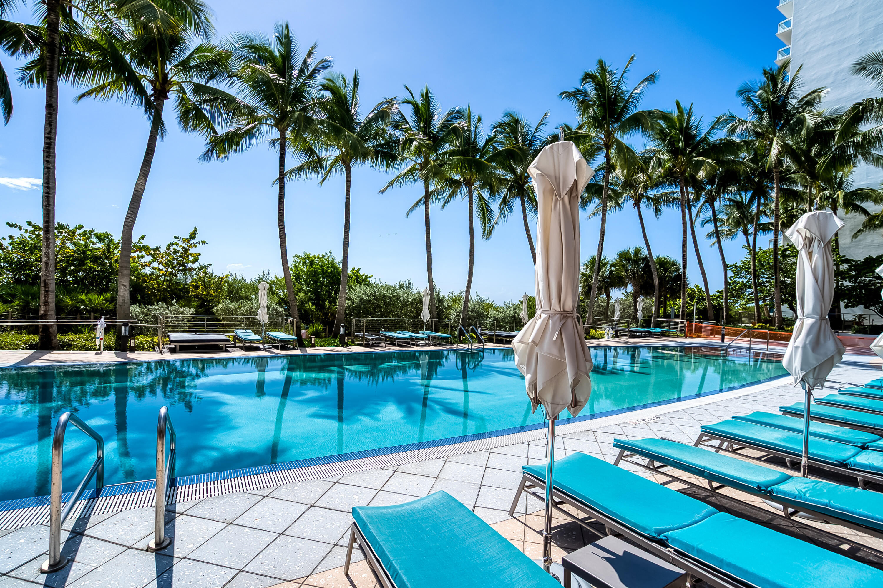 6899 Collins #1409, Miami Beach FL 33141