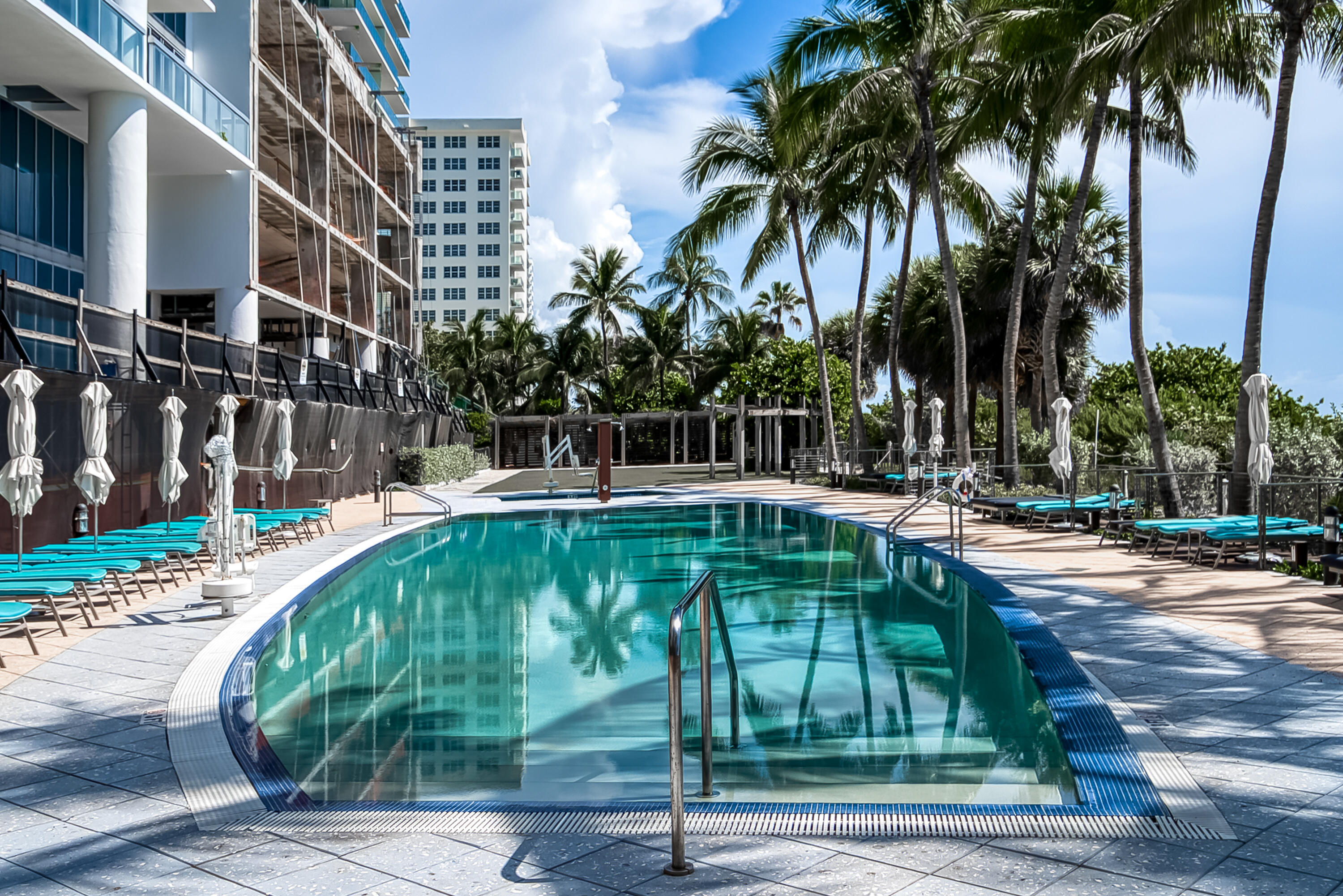 6899 Collins #1409, Miami Beach FL 33141