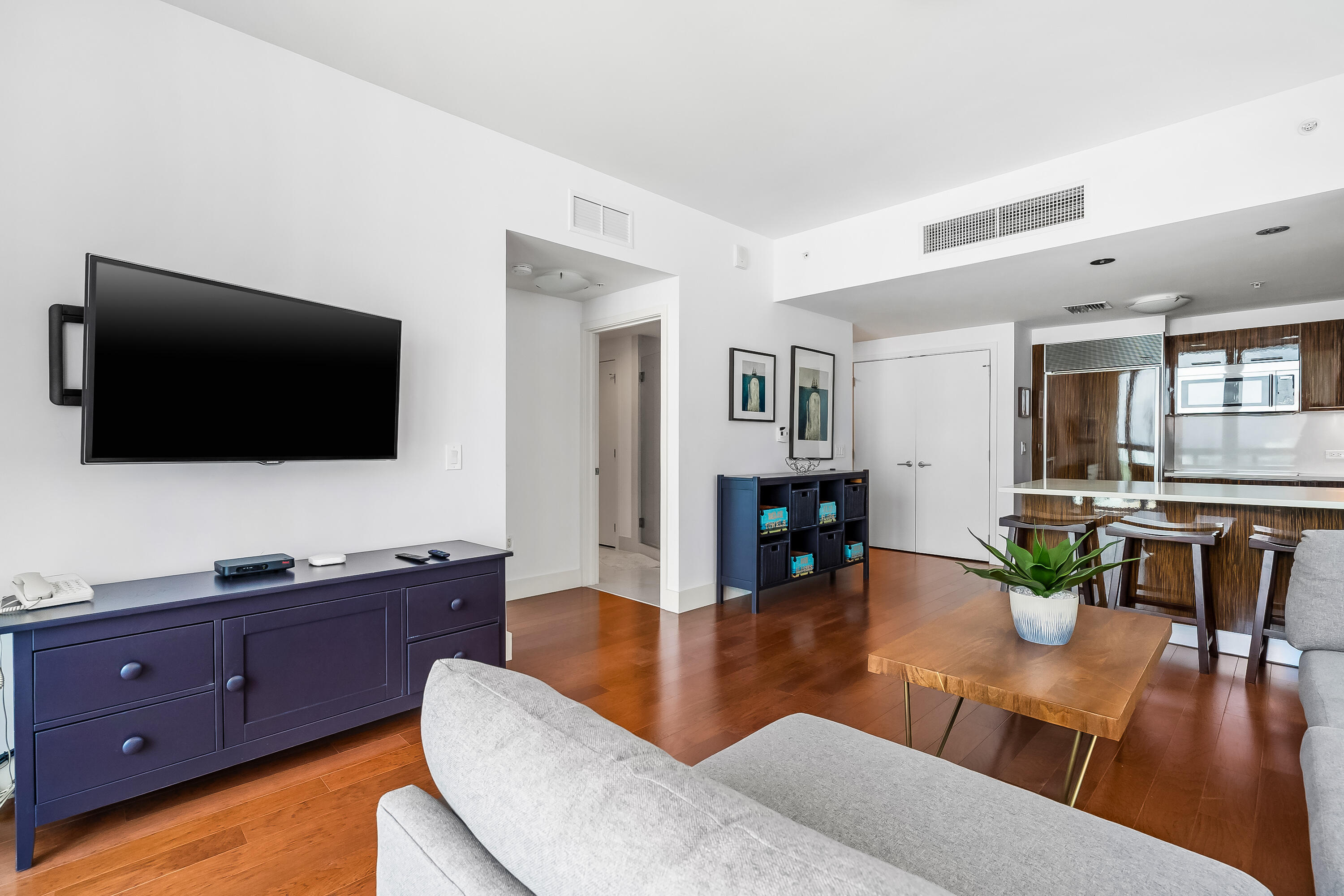 6899 Collins #1409, Miami Beach FL 33141