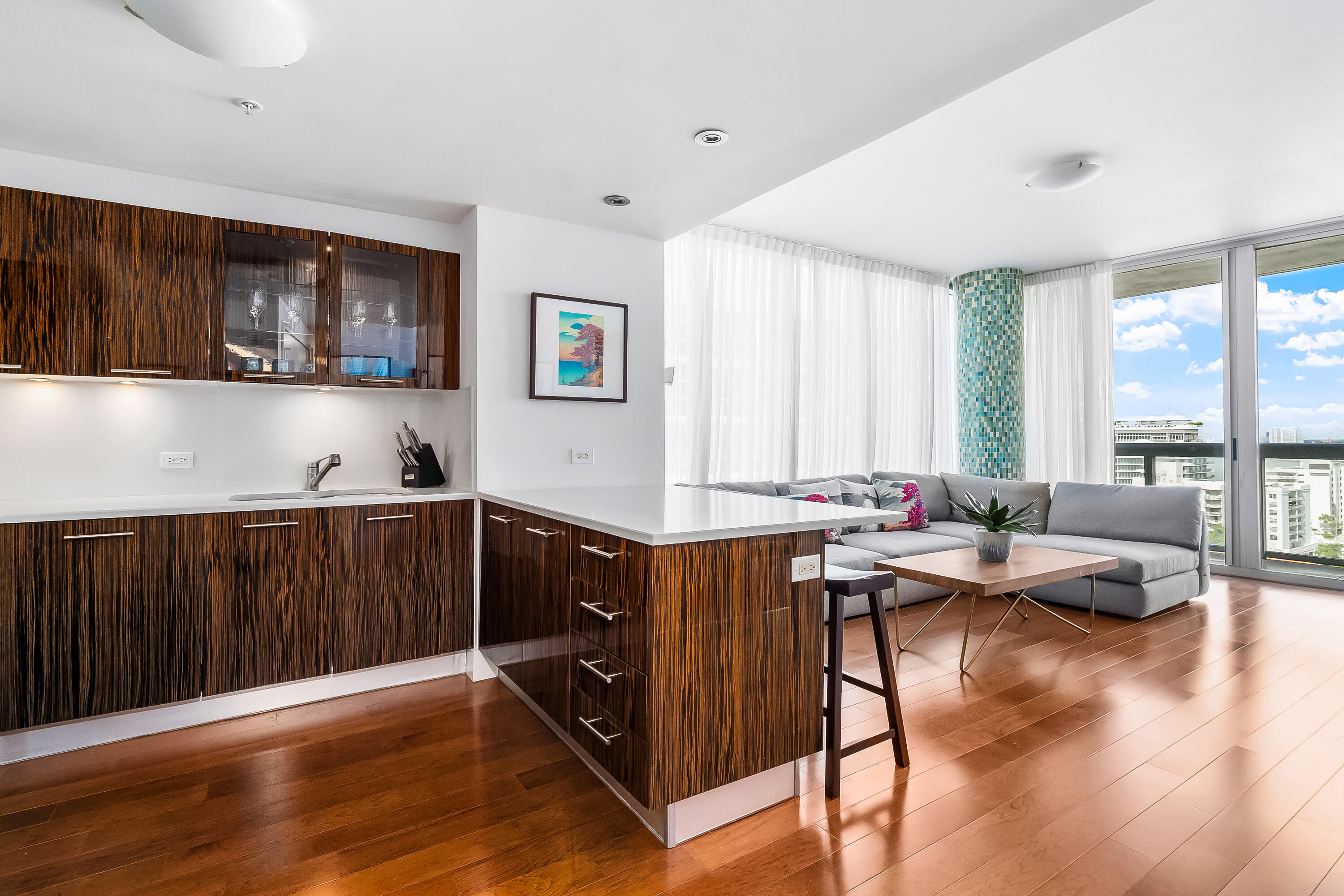 6899 Collins #1409, Miami Beach FL 33141