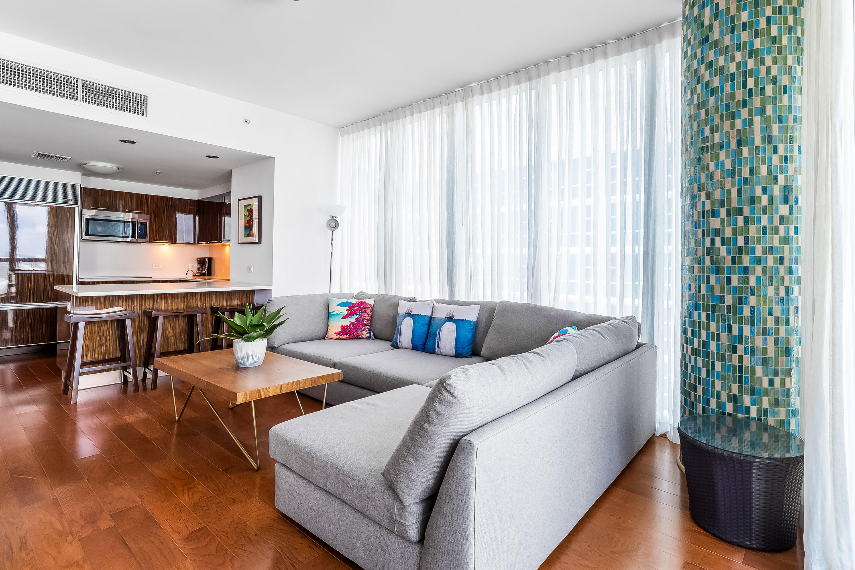 6899 Collins #1409, Miami Beach FL 33141