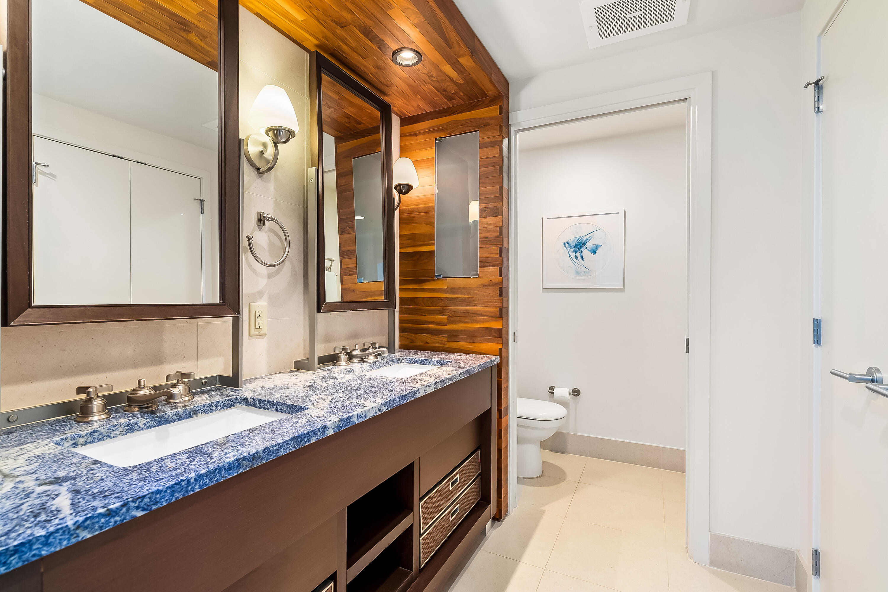 6899 Collins #1409, Miami Beach FL 33141