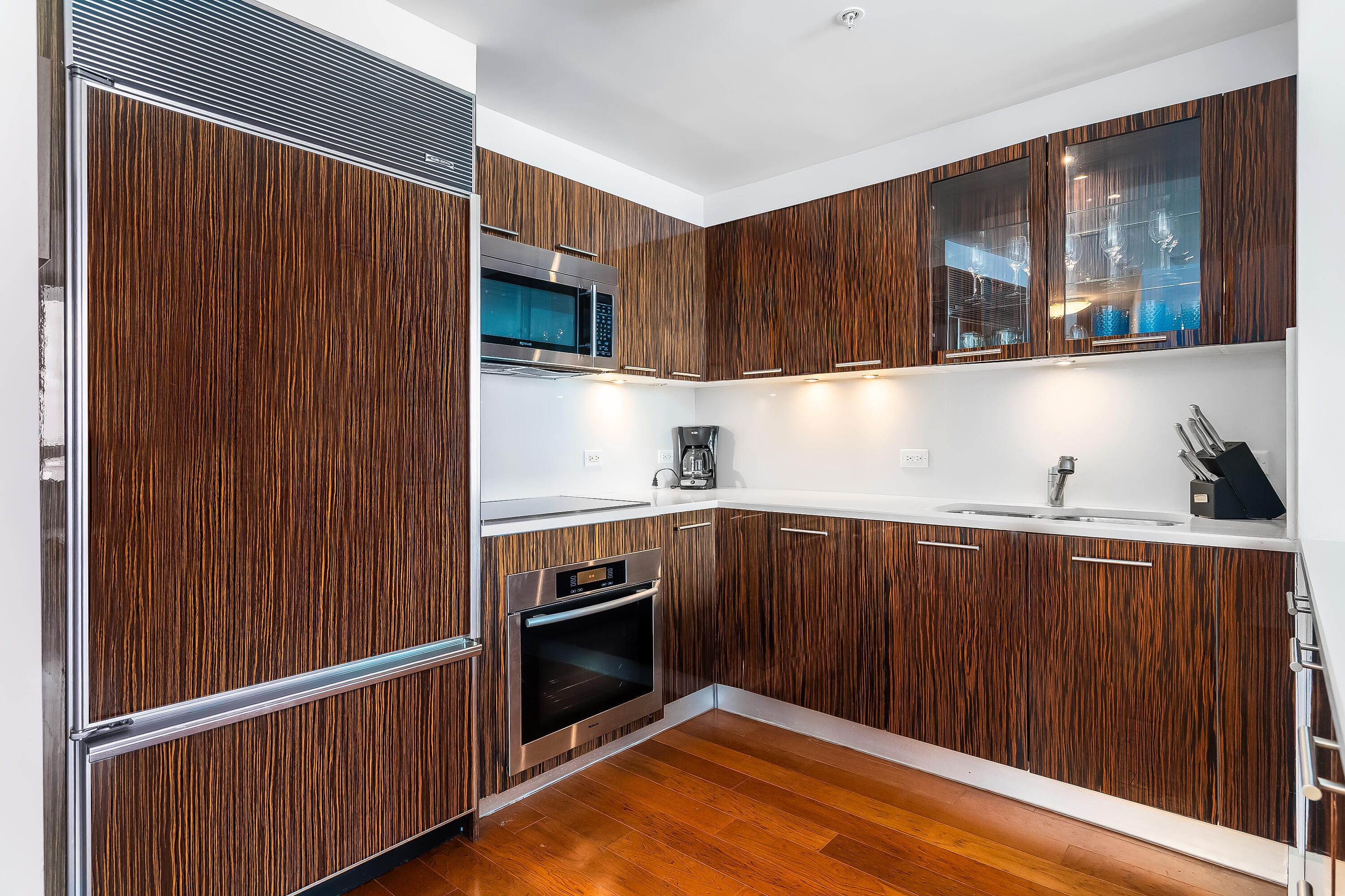6899 Collins #1409, Miami Beach FL 33141