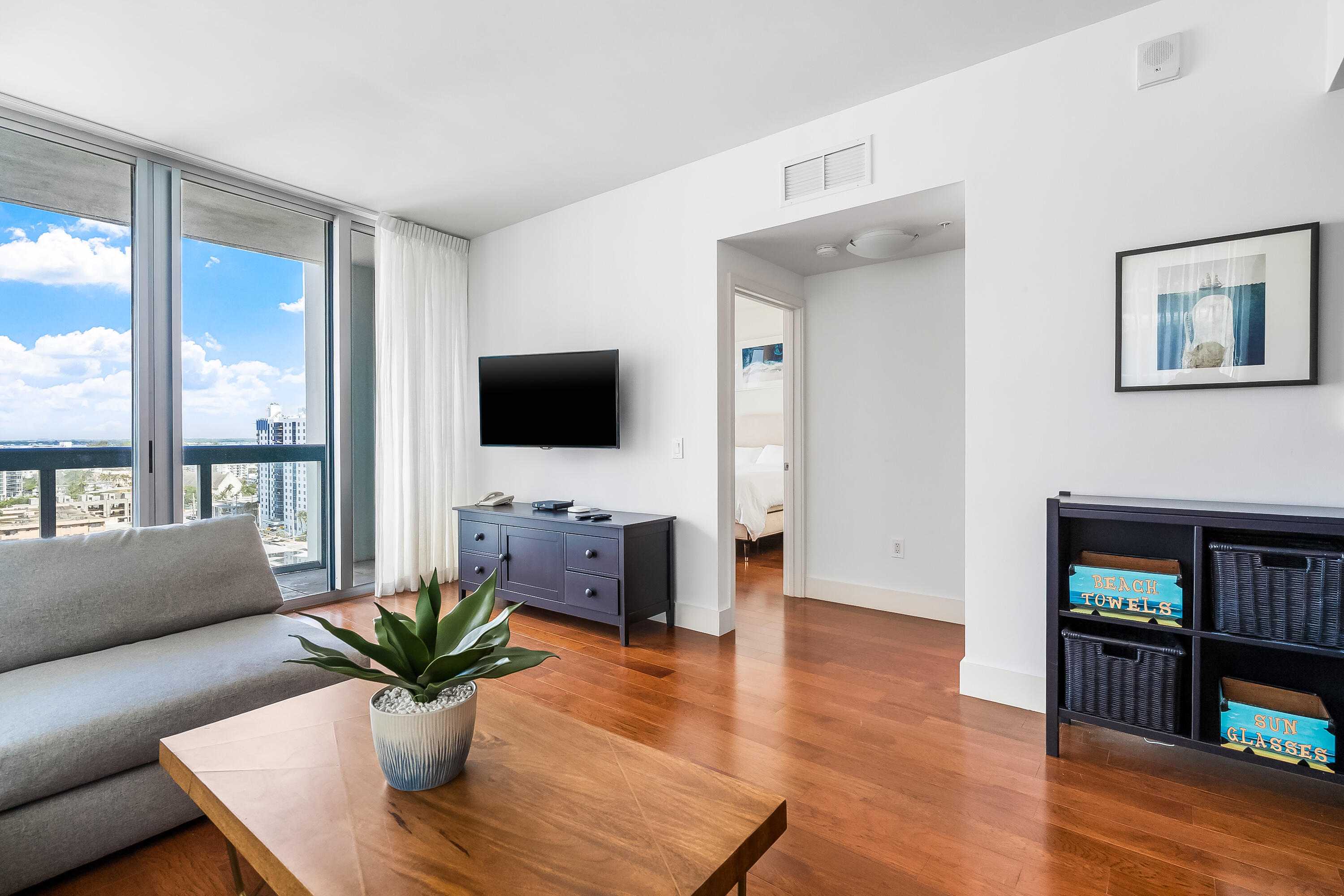 6899 Collins #1409, Miami Beach FL 33141