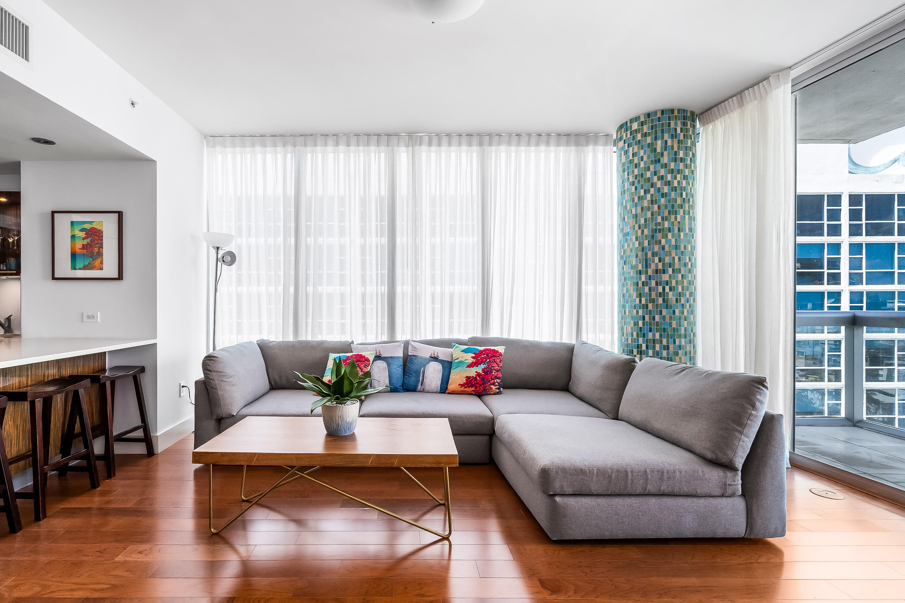 6899 Collins #1409, Miami Beach FL 33141