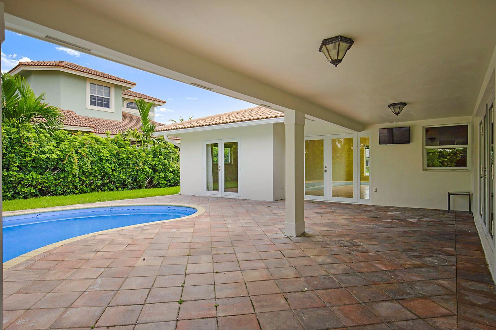 5110 NE 30th, Lighthouse Point FL 33064