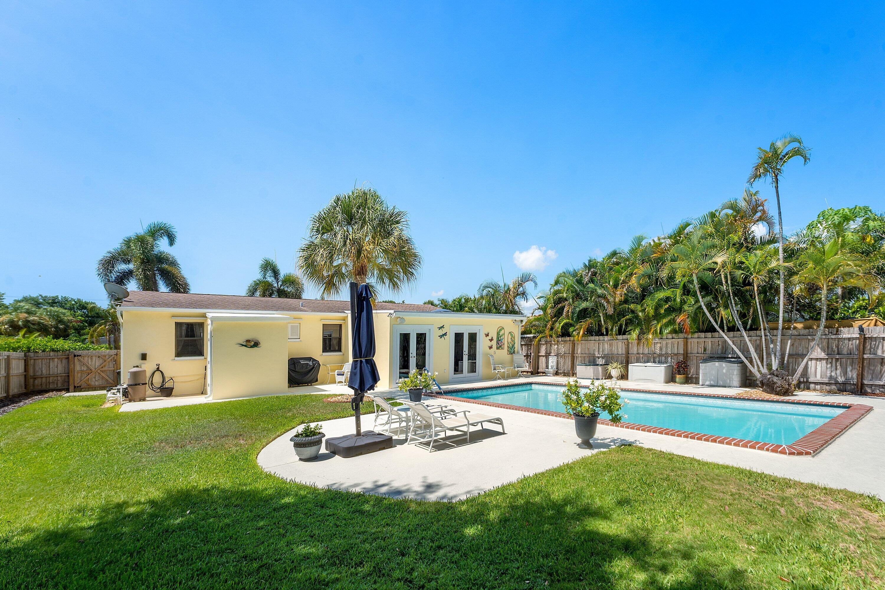 141 Date Palm, Lake Park FL 33403