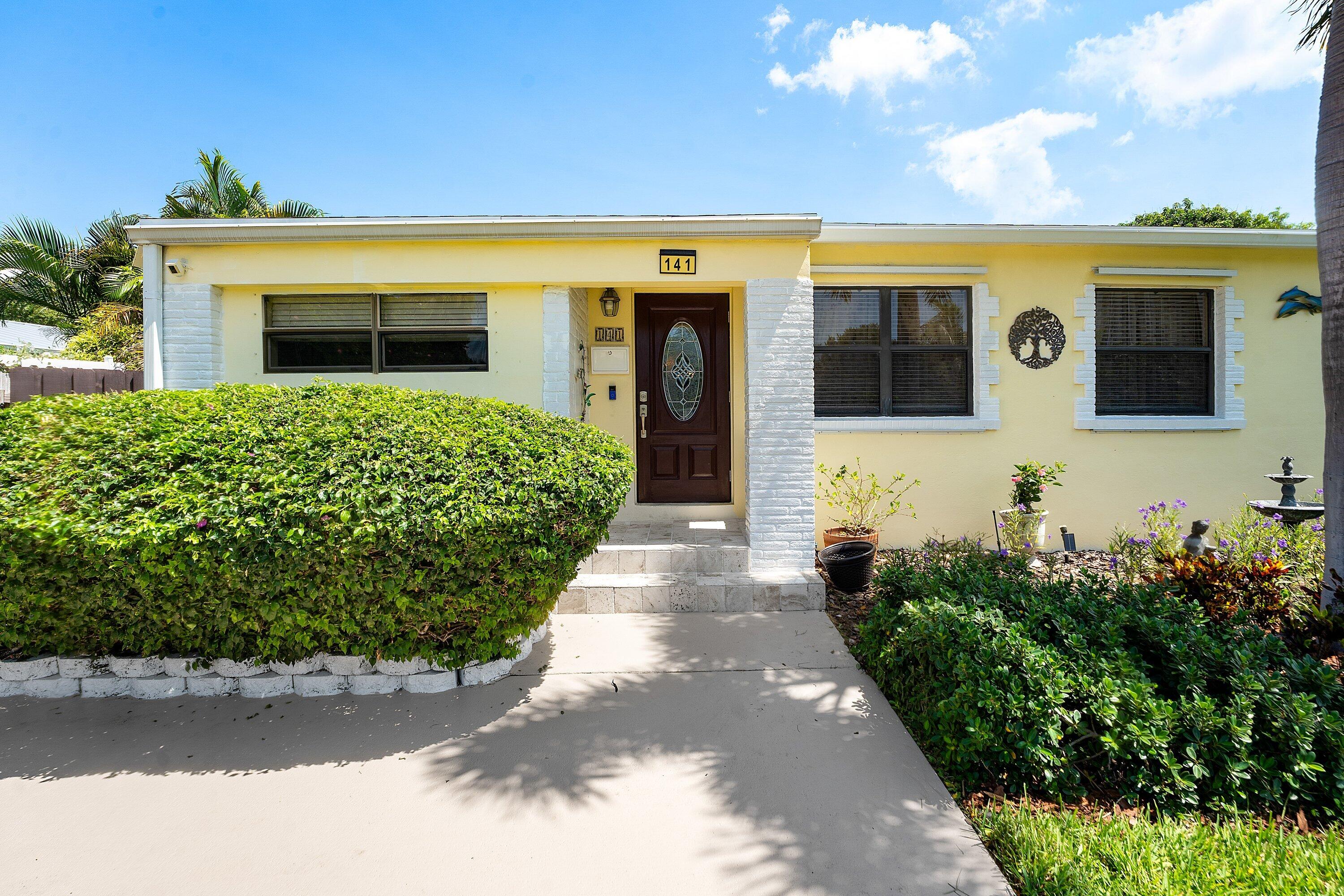 141 Date Palm, Lake Park FL 33403