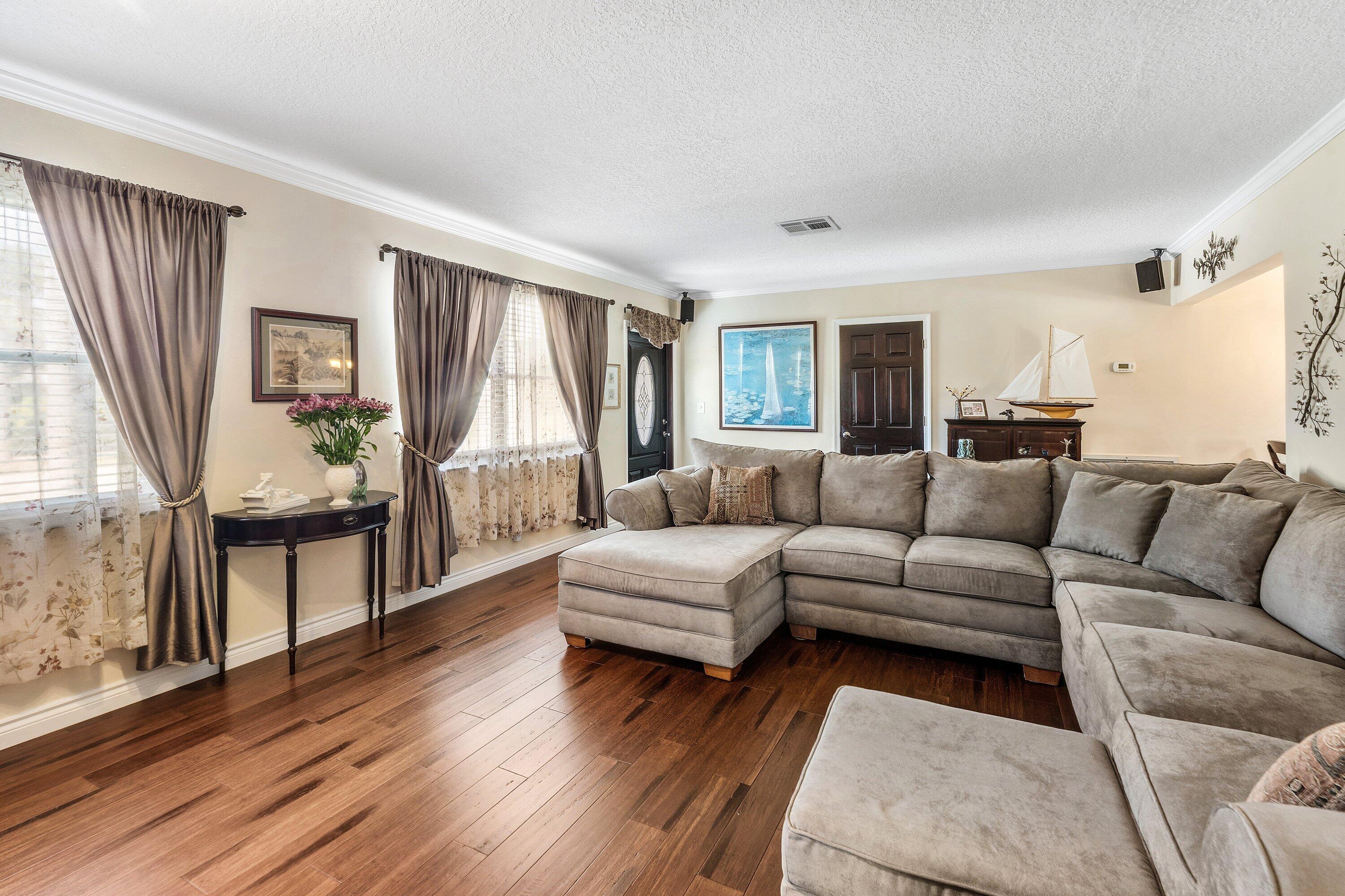 141 Date Palm, Lake Park FL 33403