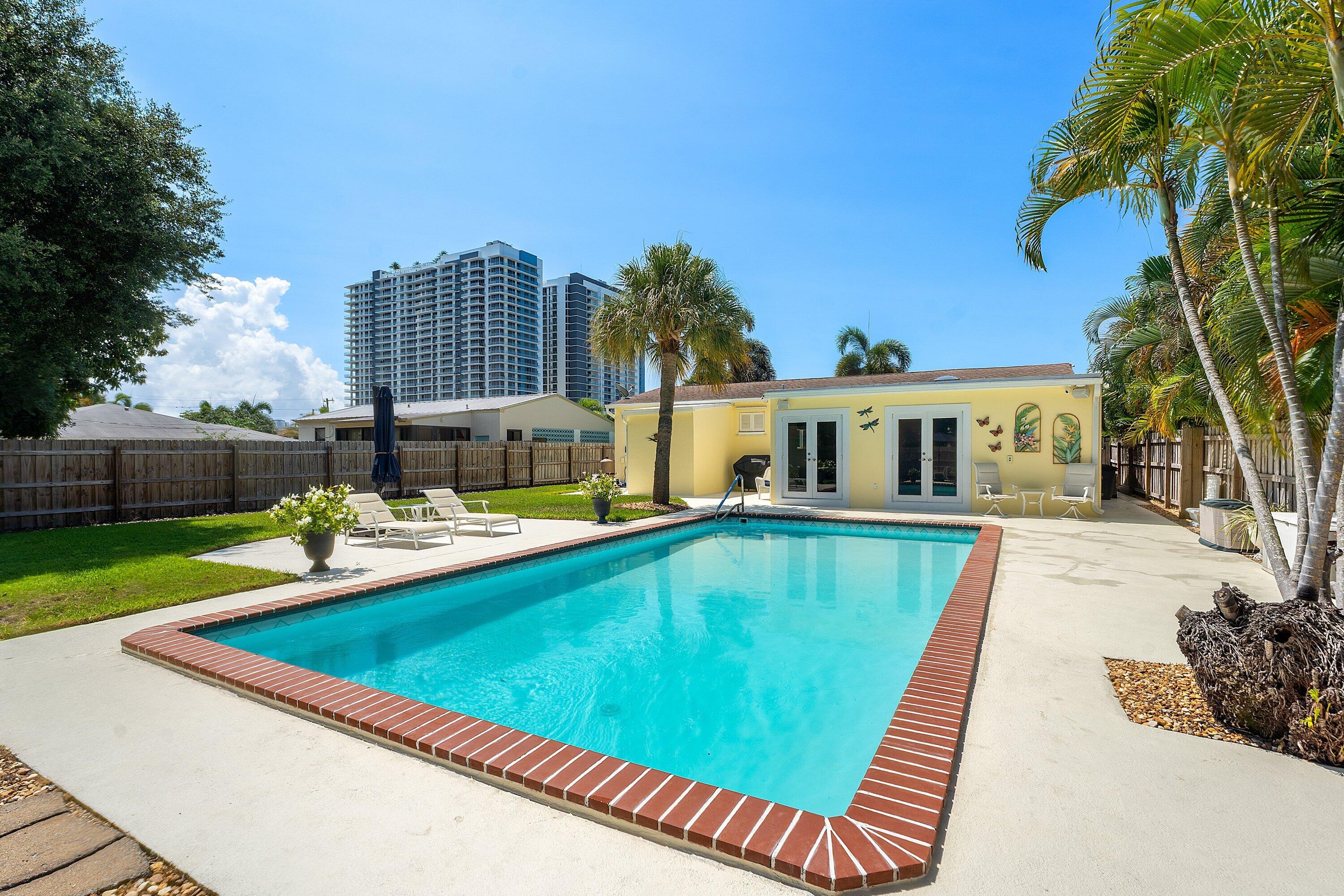 141 Date Palm, Lake Park FL 33403