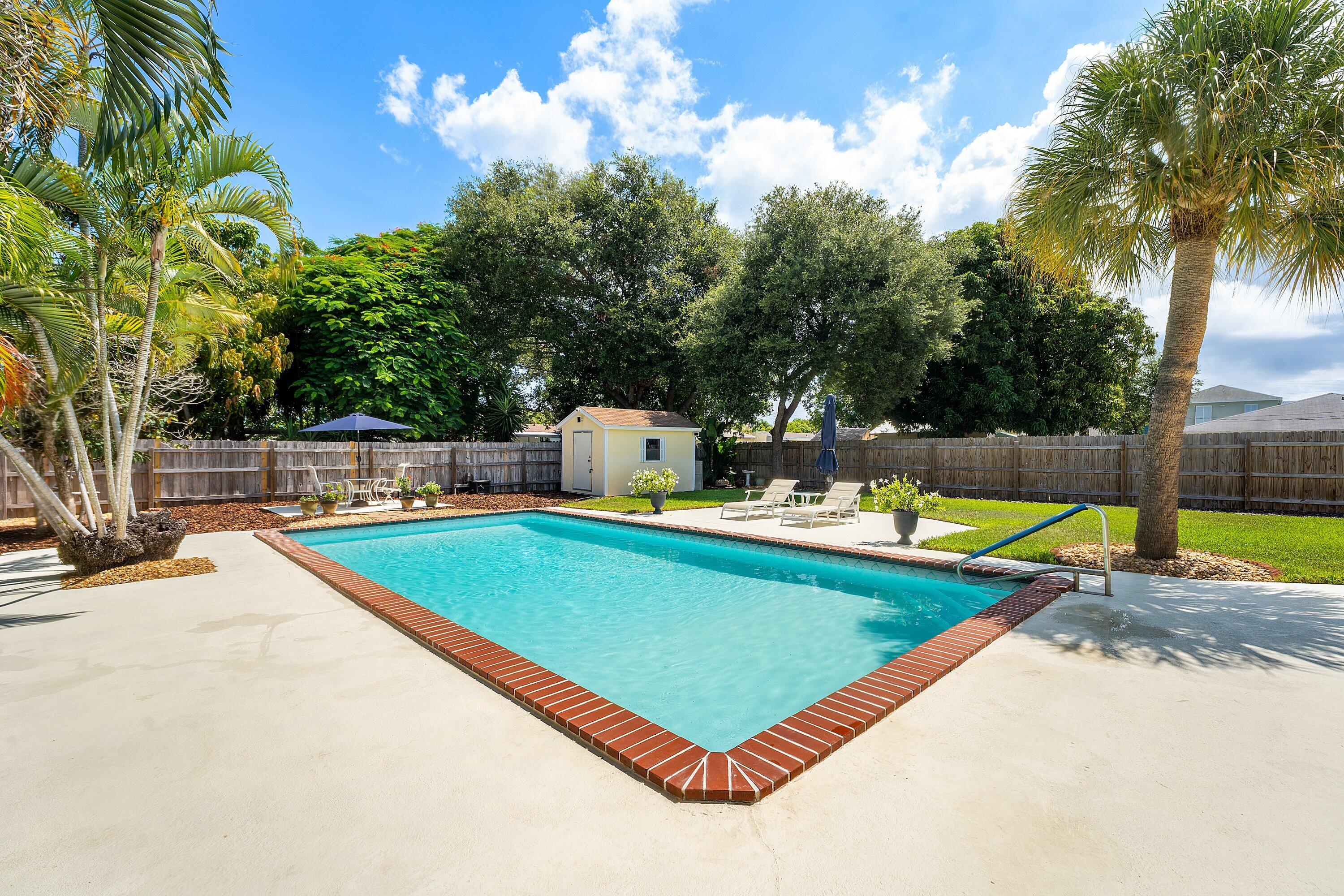 141 Date Palm, Lake Park FL 33403