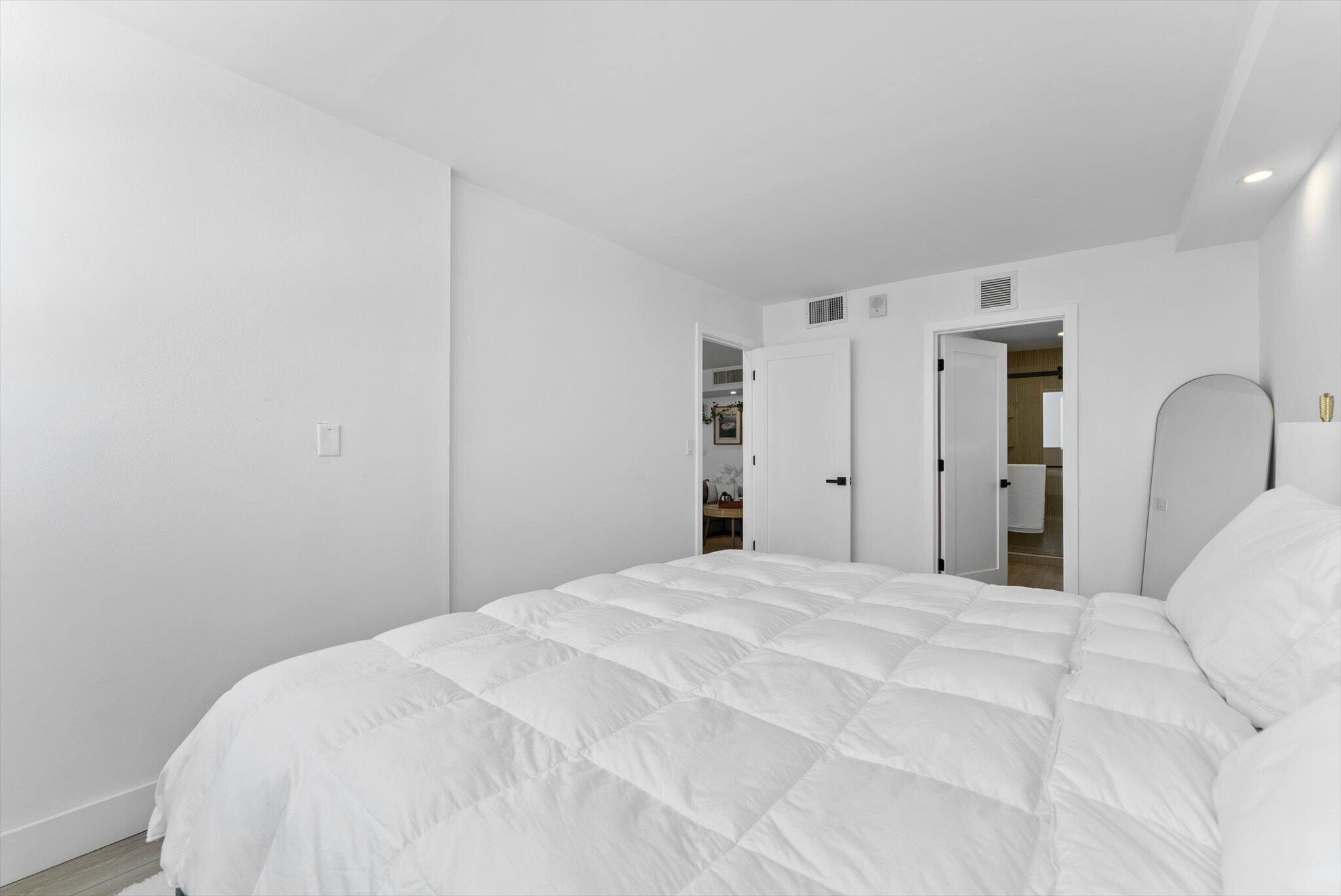 1237 HILLSBORO MILE #604, Hillsboro Beach FL 33062