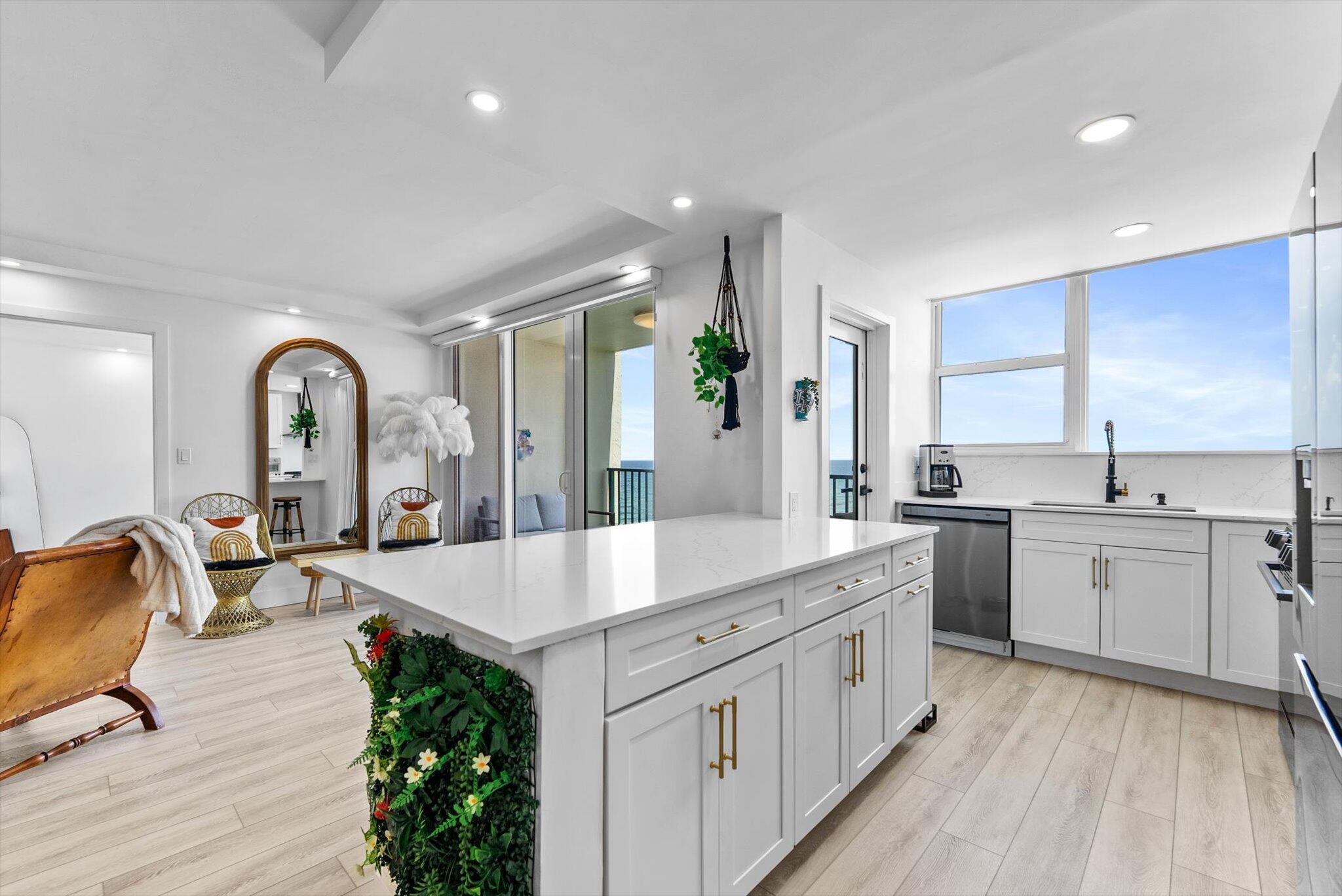 1237 HILLSBORO MILE #604, Hillsboro Beach FL 33062