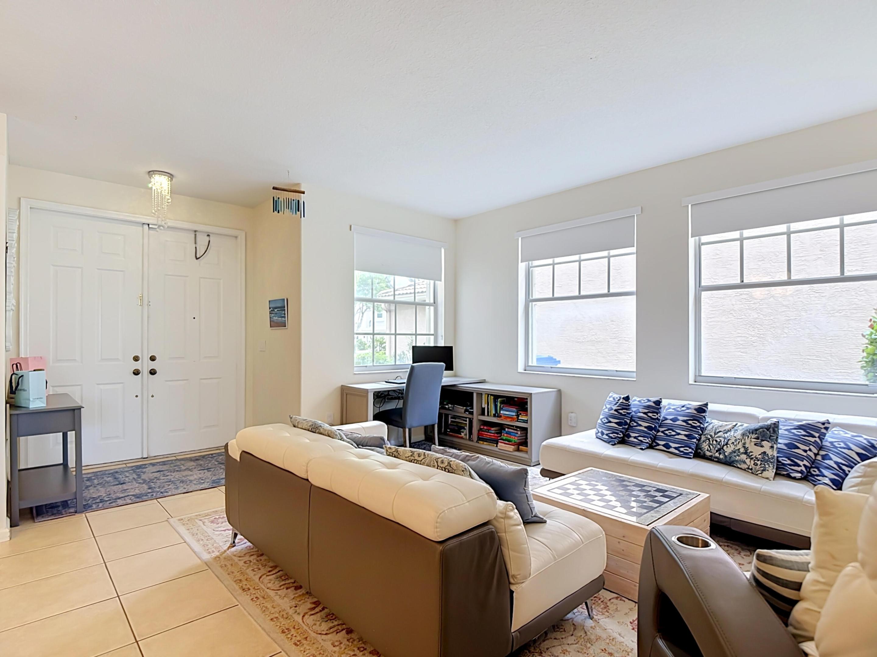 1154 OAKWATER, Royal Palm Beach FL 33411
