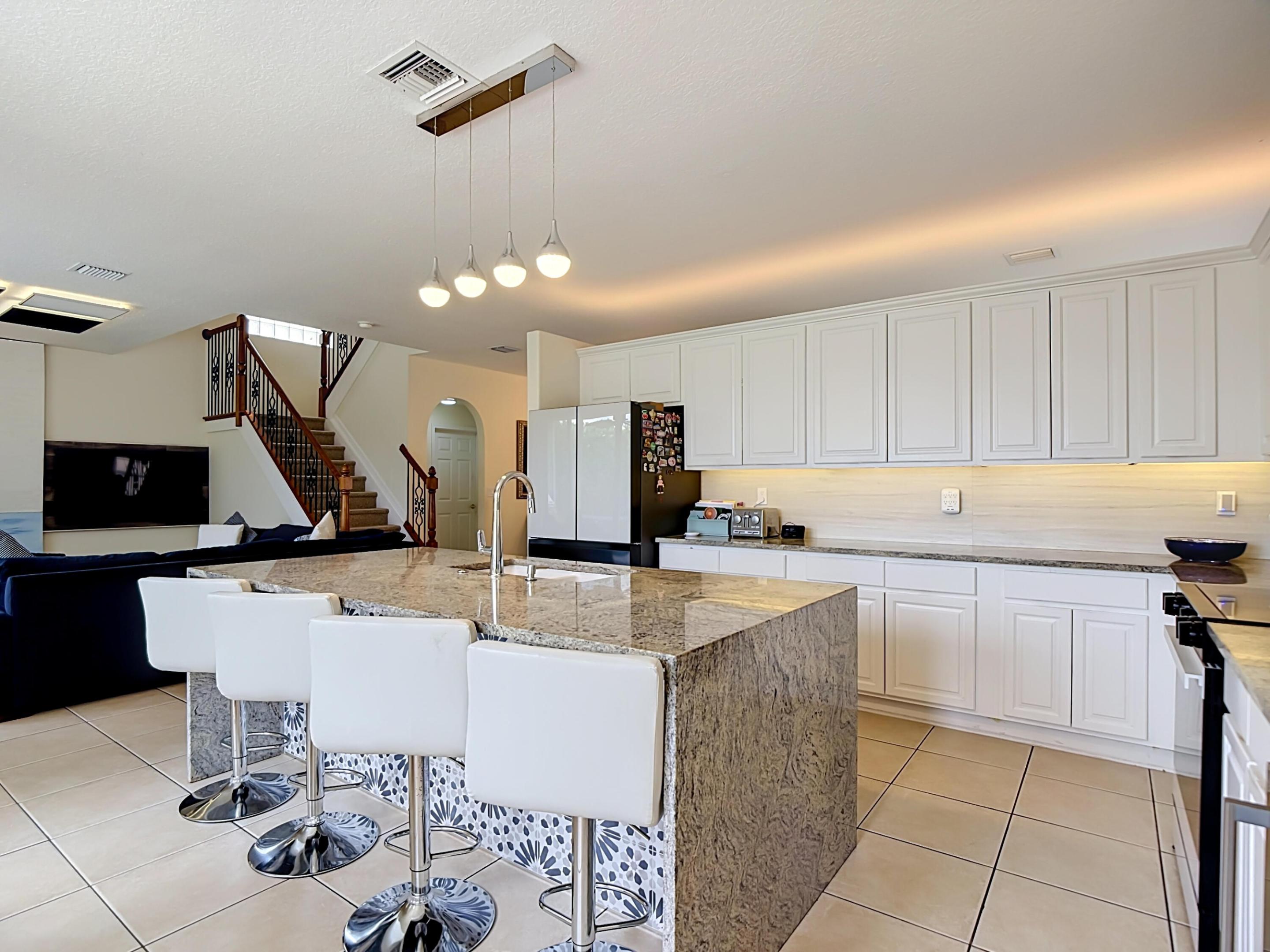 1154 OAKWATER, Royal Palm Beach FL 33411